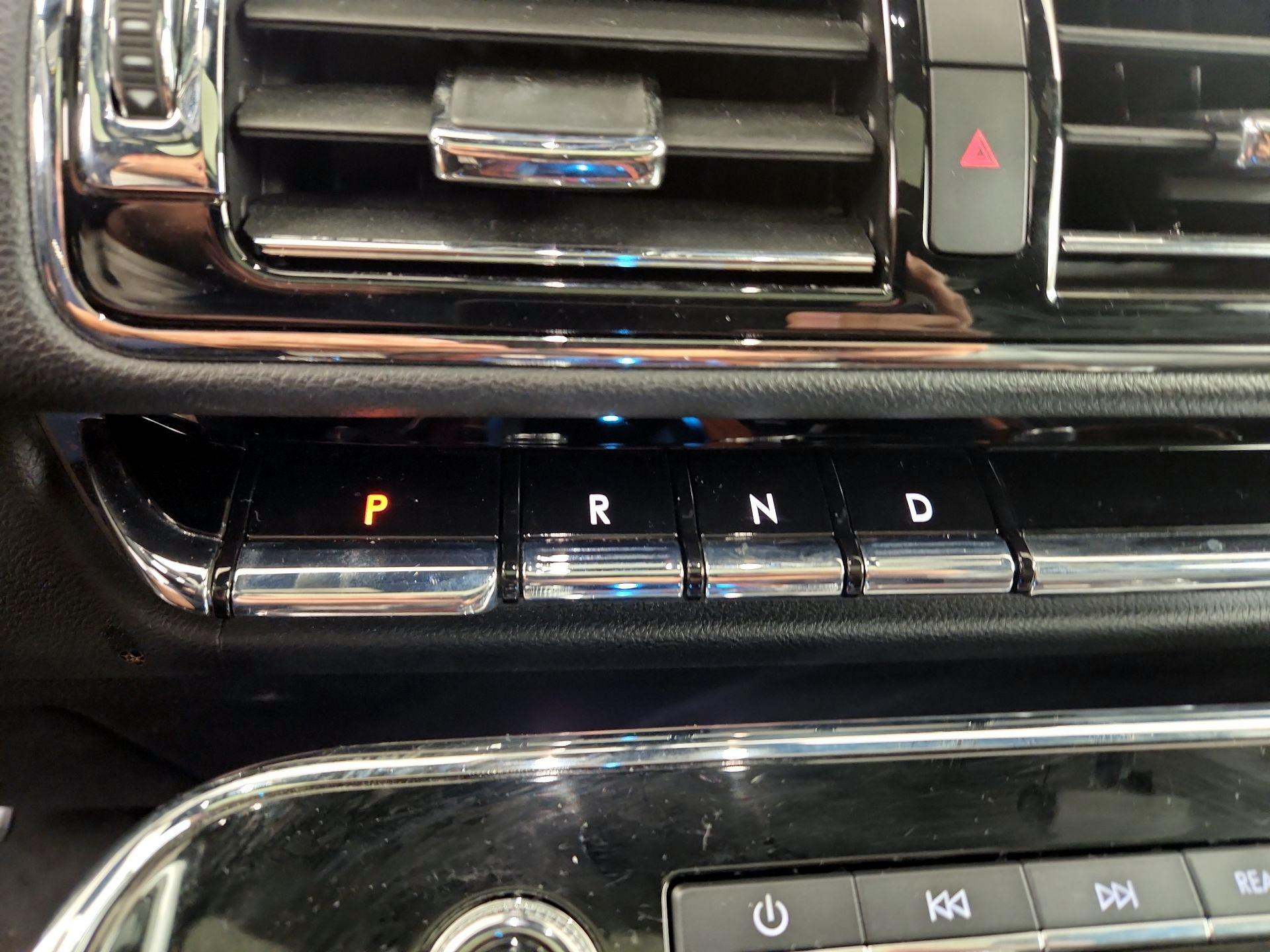 Thumbnail: 2019 Lincoln Navigator L - 18