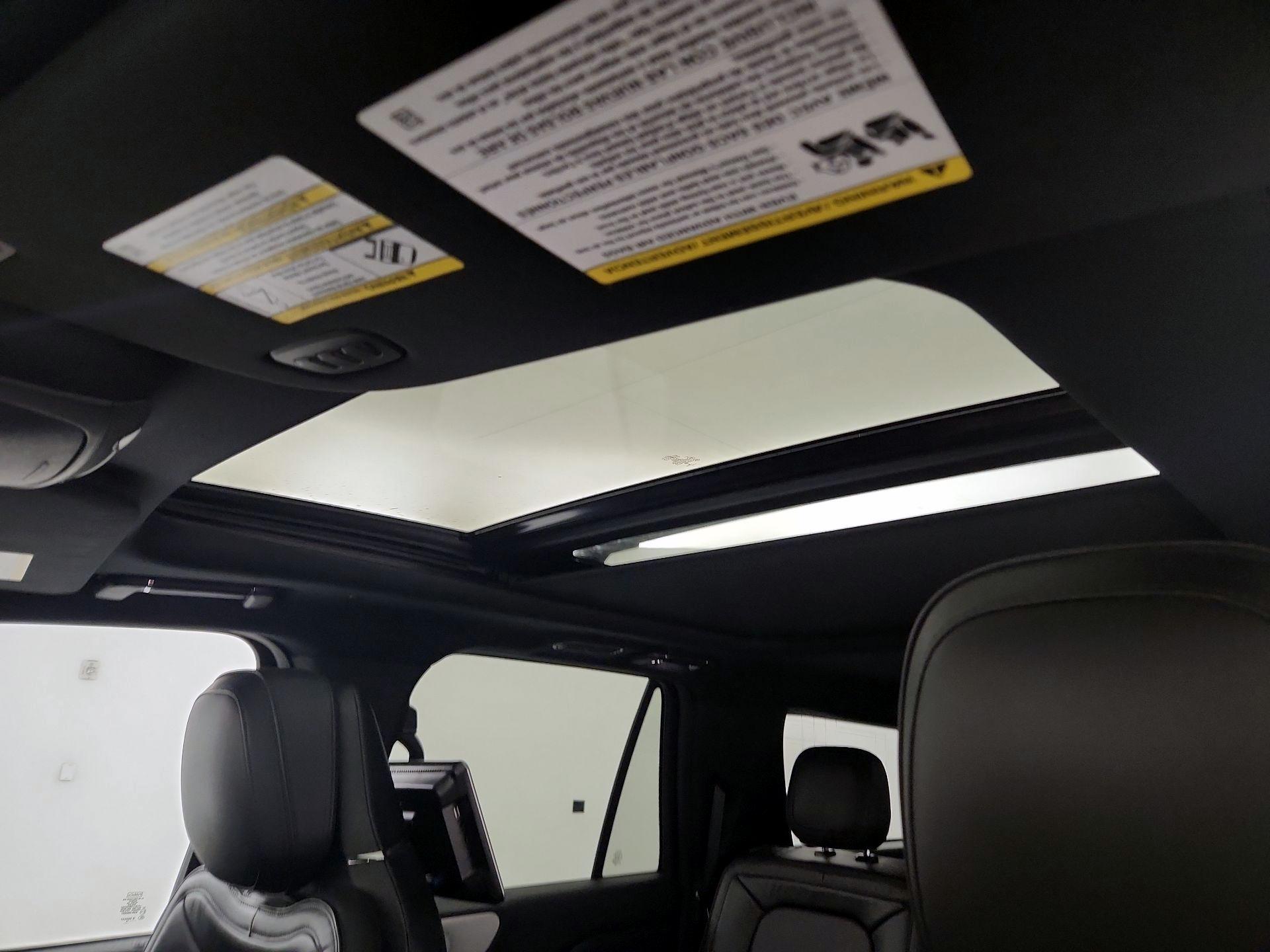 Thumbnail: 2019 Lincoln Navigator L - 20