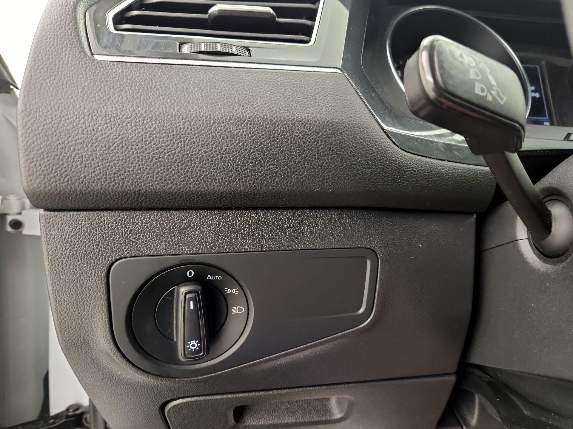 Thumbnail: 2019 Volkswagen Tiguan - 13