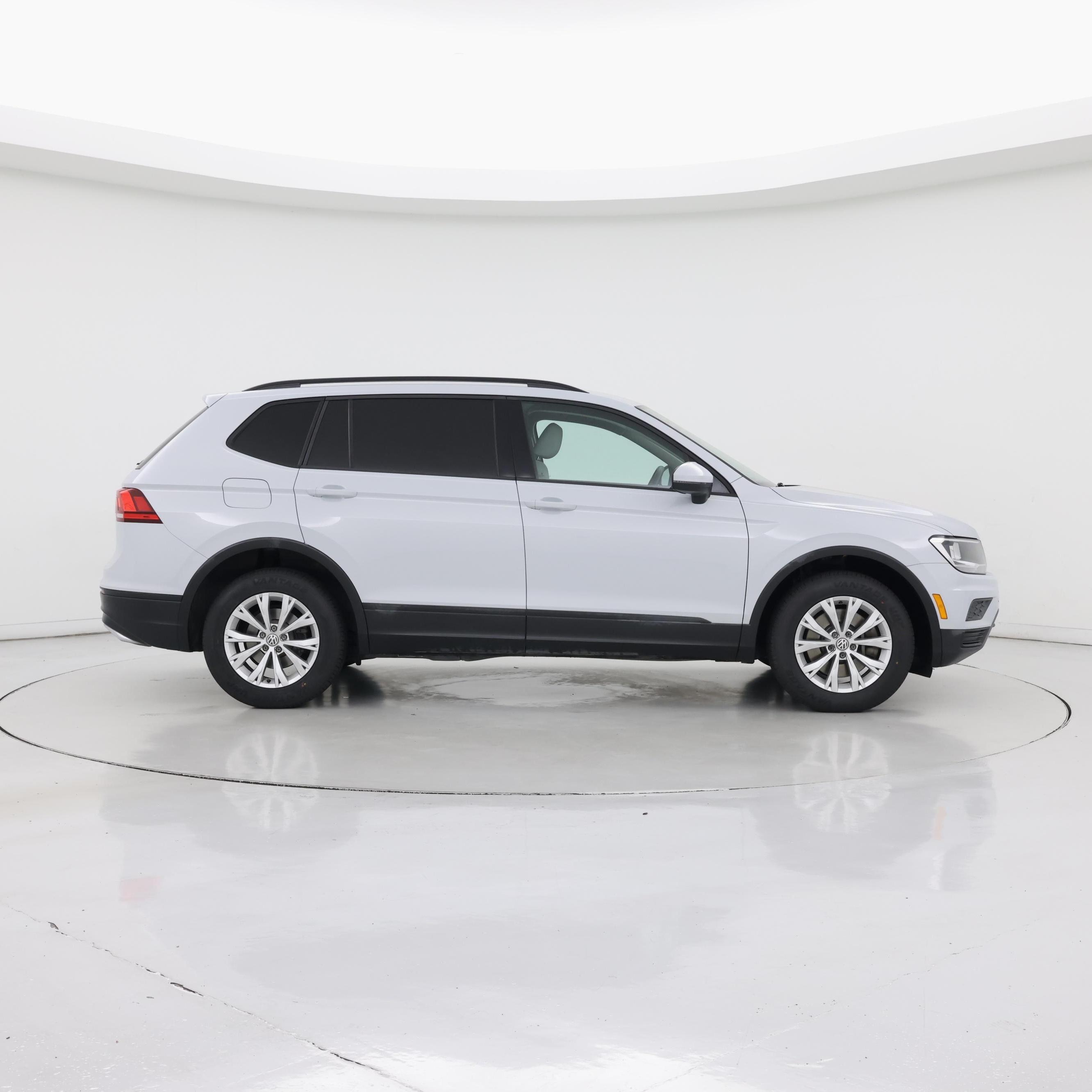 Thumbnail: 2019 Volkswagen Tiguan - 7