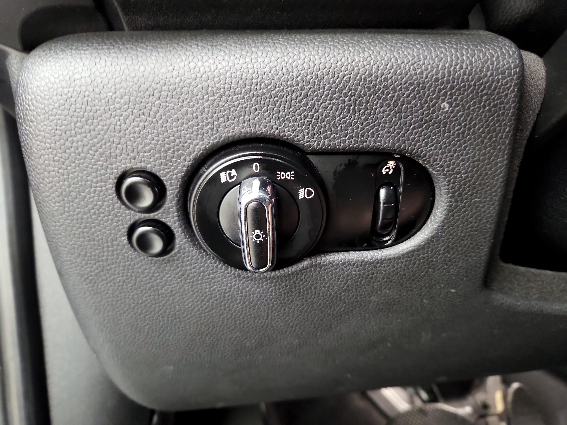 Thumbnail: 2019 MINI Cooper Hardtop - 13