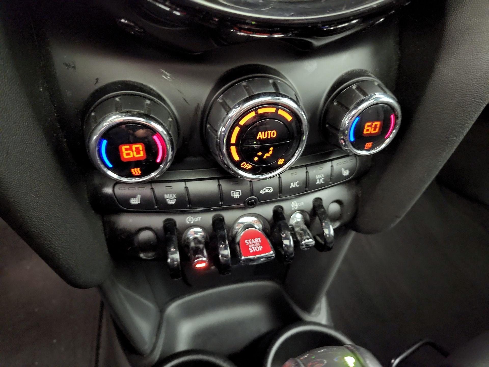 Thumbnail: 2019 MINI Cooper Hardtop - 16