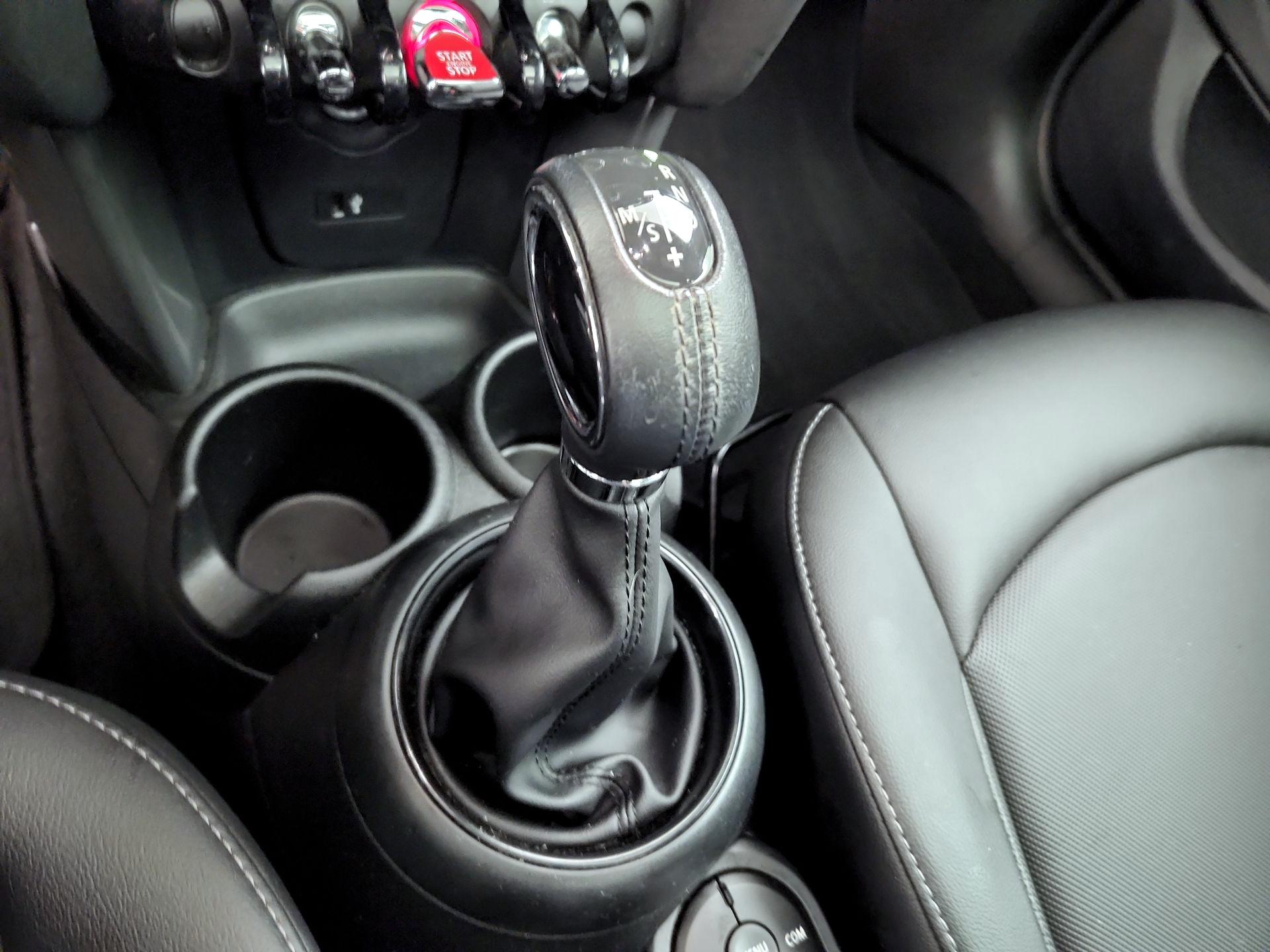 Thumbnail: 2019 MINI Cooper Hardtop - 17