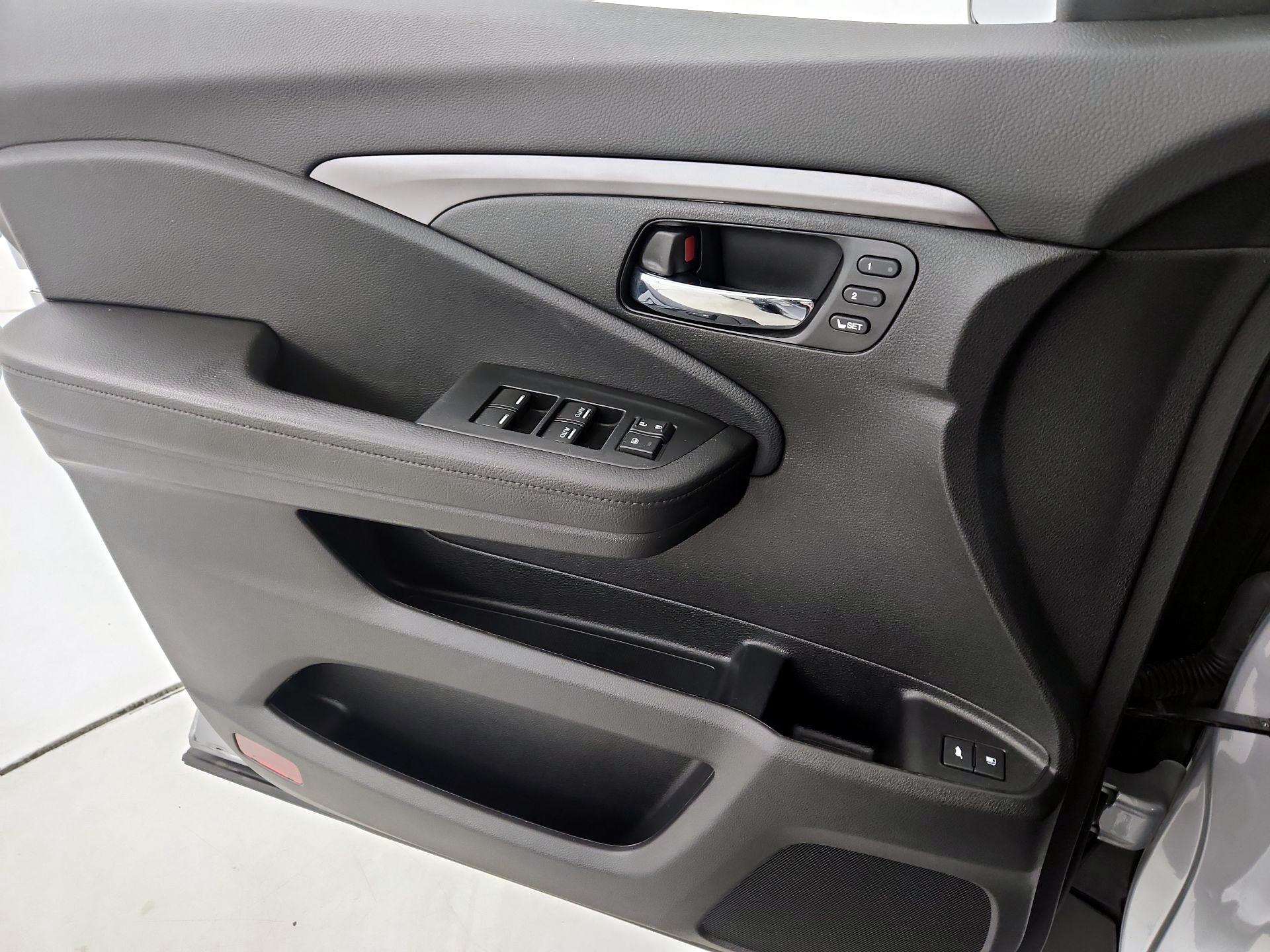 Thumbnail: 2020 Honda Passport - 12