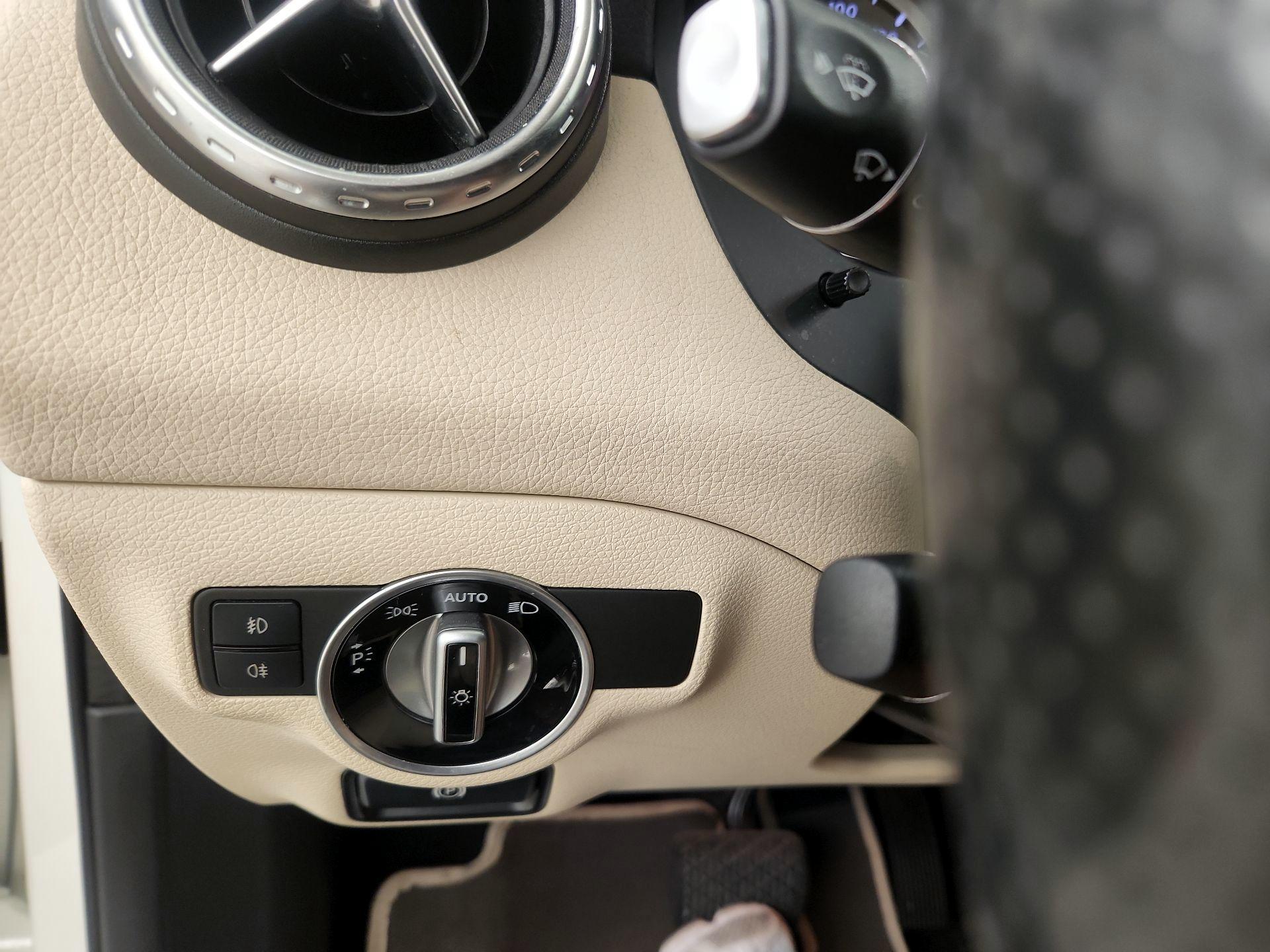 Thumbnail: 2015 Mercedes-Benz GLA - 13