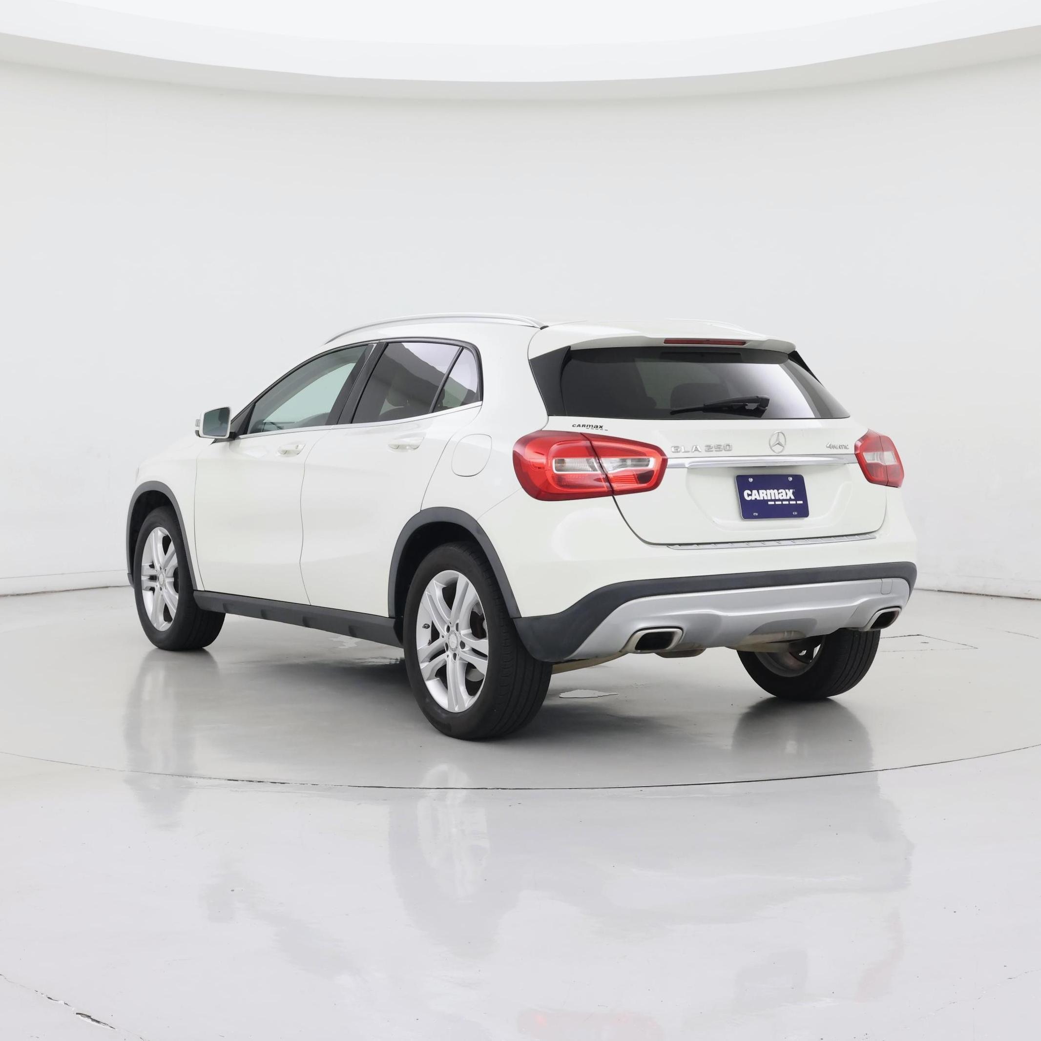 Thumbnail: 2015 Mercedes-Benz GLA - 2