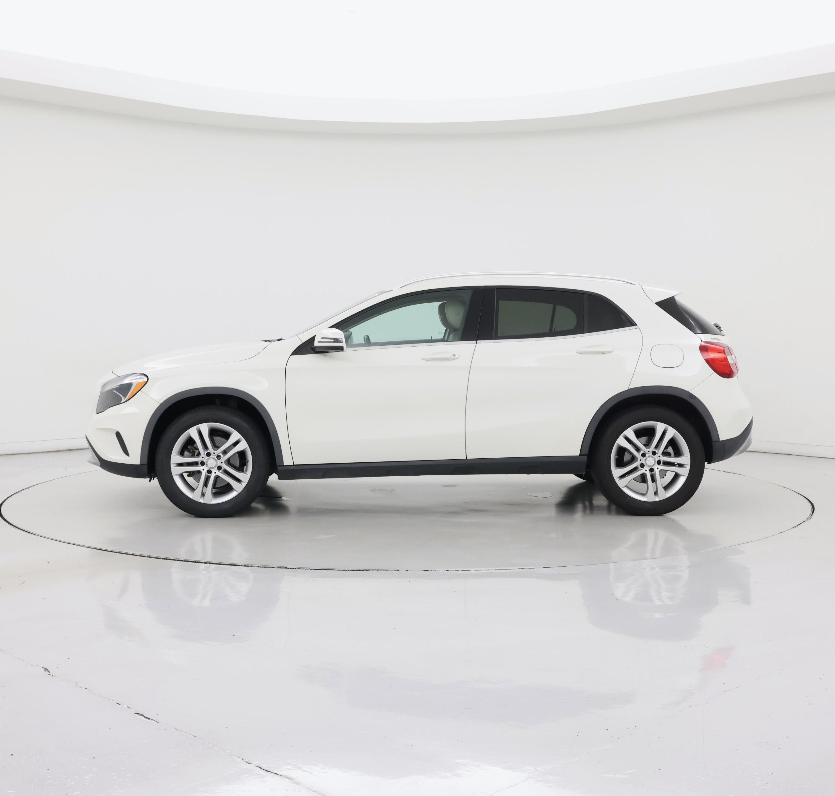 Thumbnail: 2015 Mercedes-Benz GLA - 3