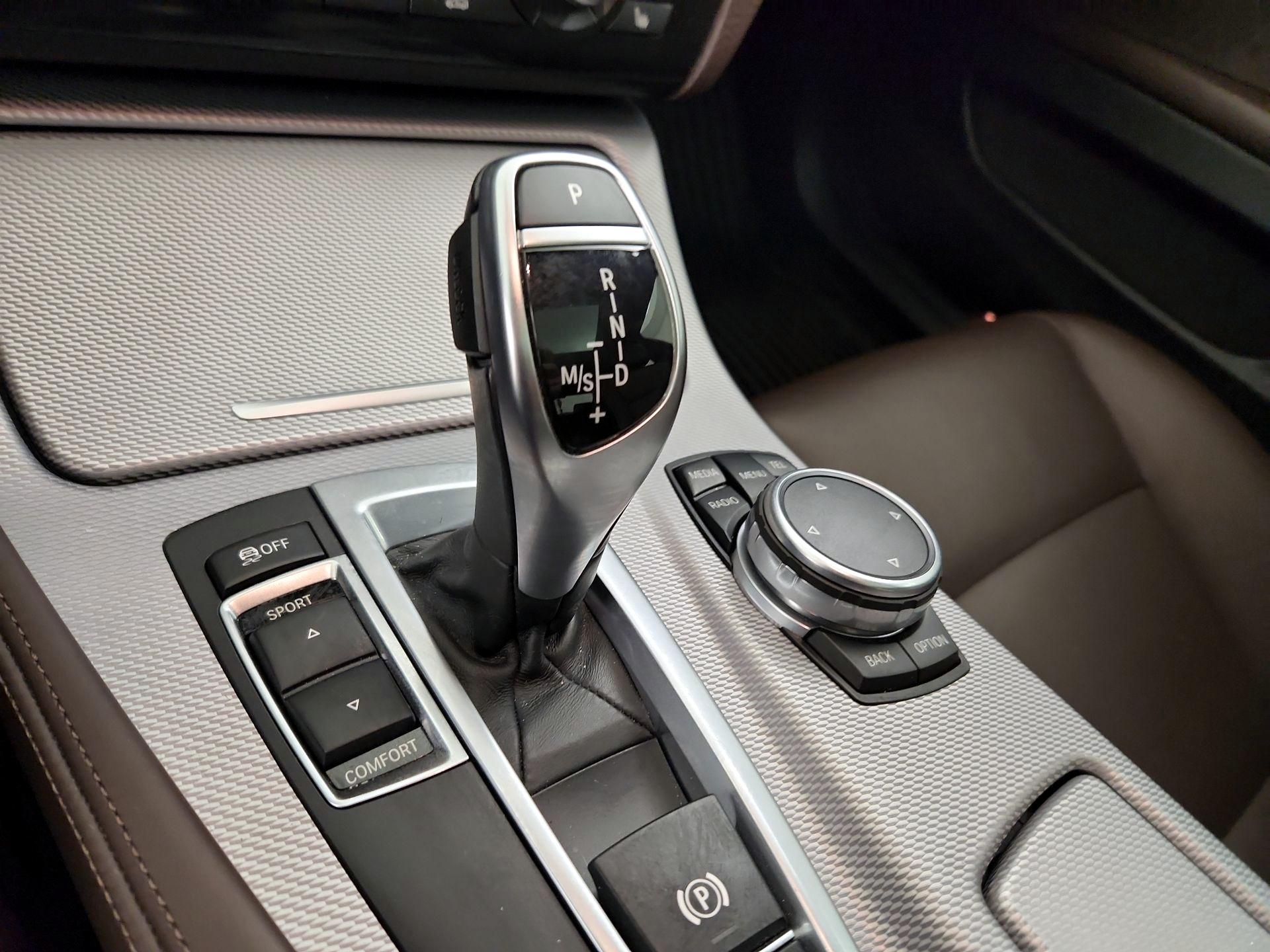 Thumbnail: 2016 BMW 5 Series - 18