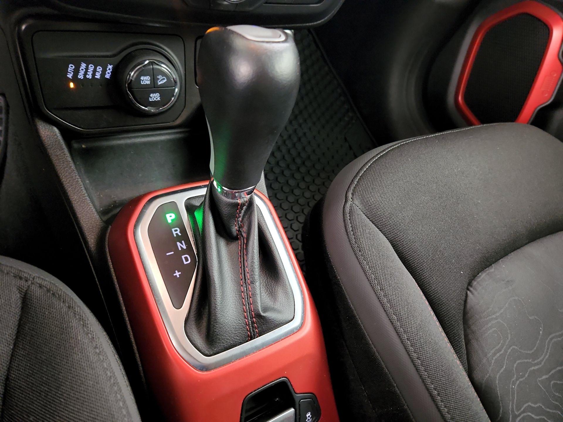 Thumbnail: 2020 Jeep Renegade - 17