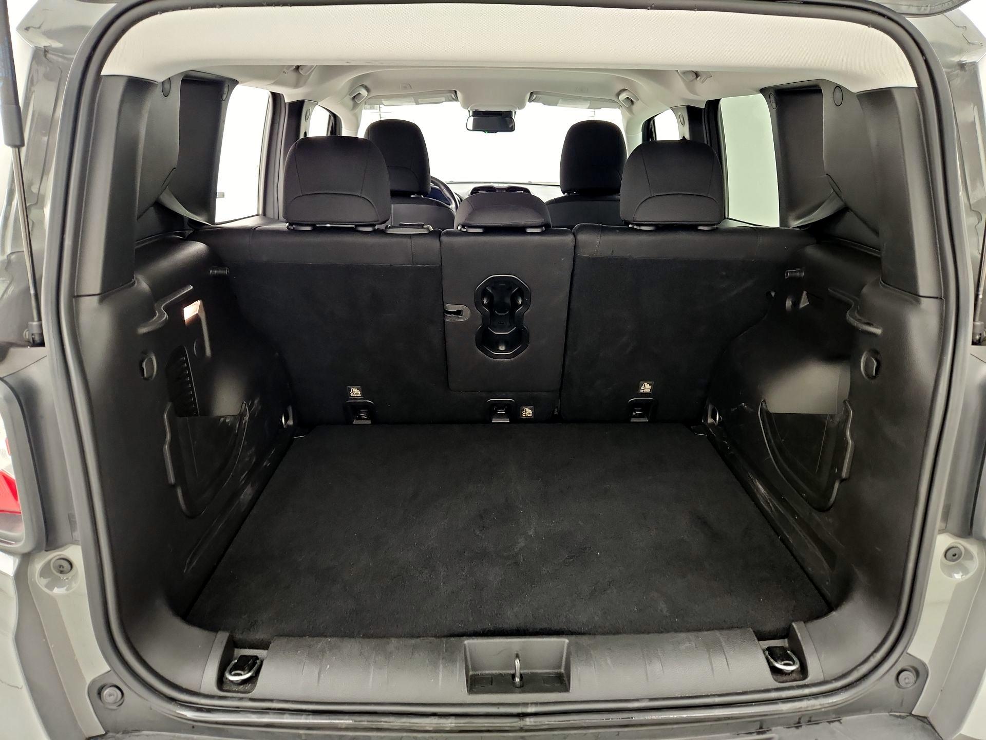 Thumbnail: 2020 Jeep Renegade - 20