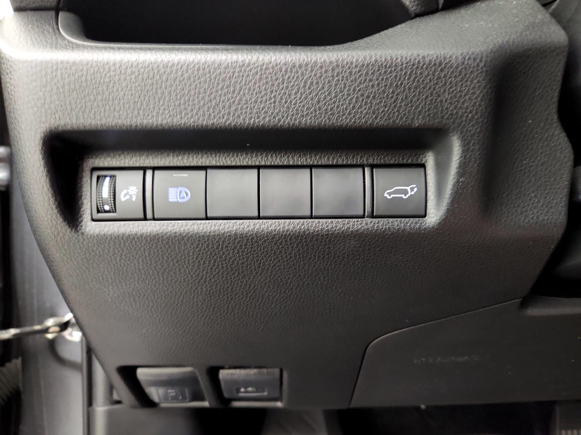 Thumbnail: 2020 Toyota RAV4 - 13