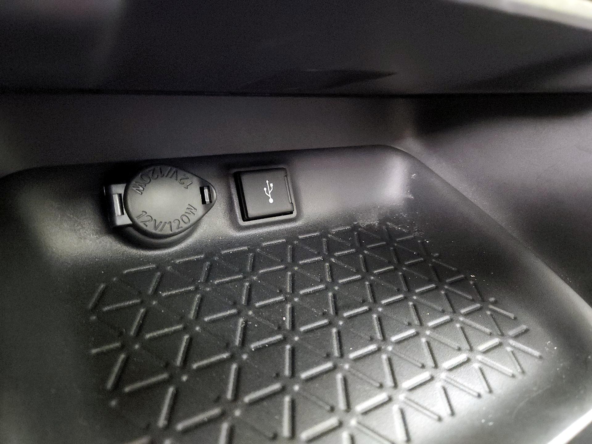 Thumbnail: 2020 Toyota RAV4 - 18