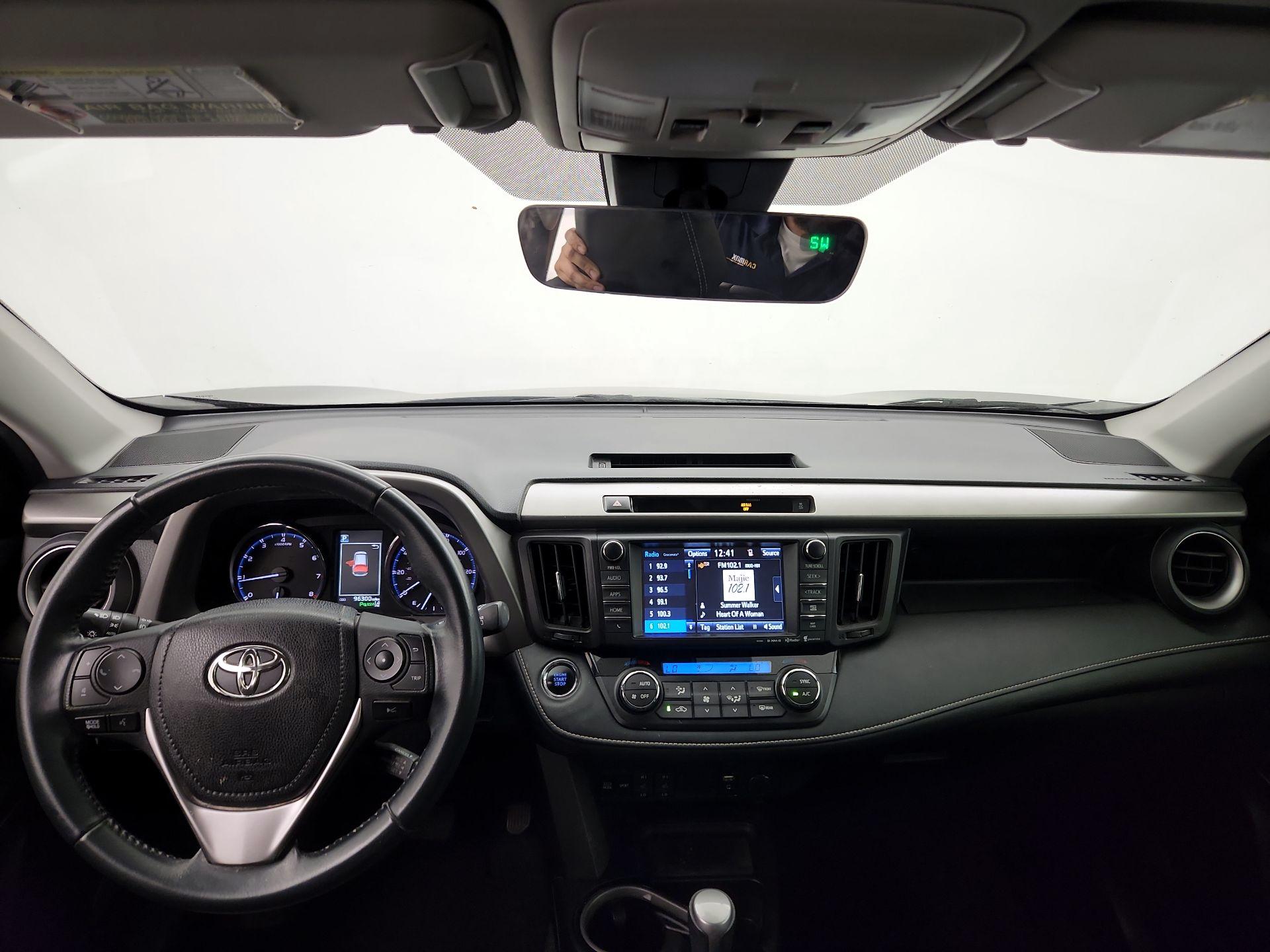 Thumbnail: 2016 Toyota RAV4 - 9