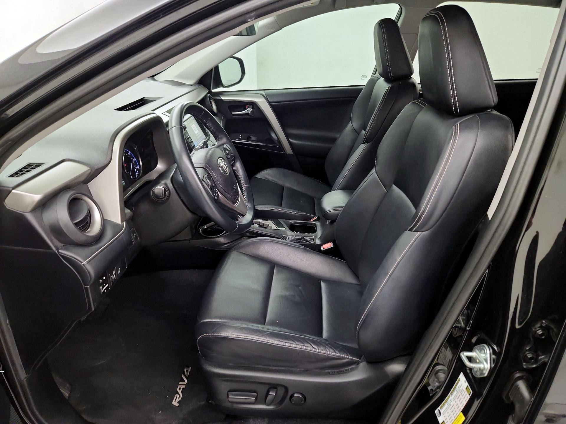 Thumbnail: 2016 Toyota RAV4 - 11