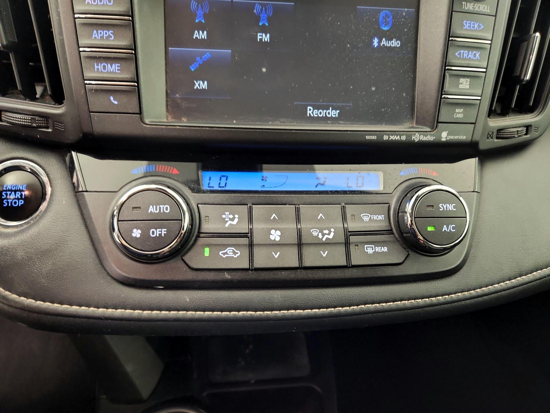 Thumbnail: 2016 Toyota RAV4 - 16