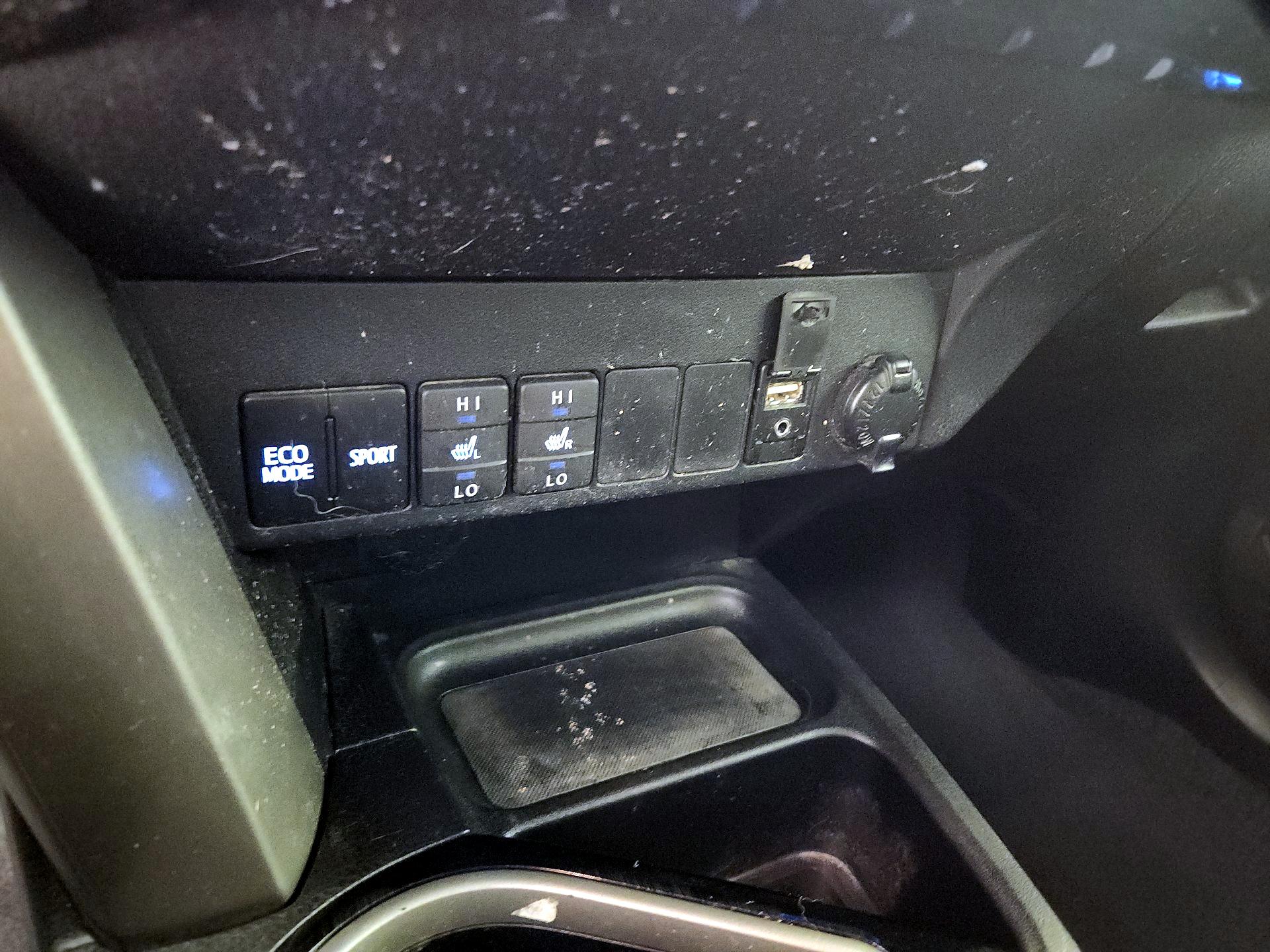 Thumbnail: 2016 Toyota RAV4 - 18