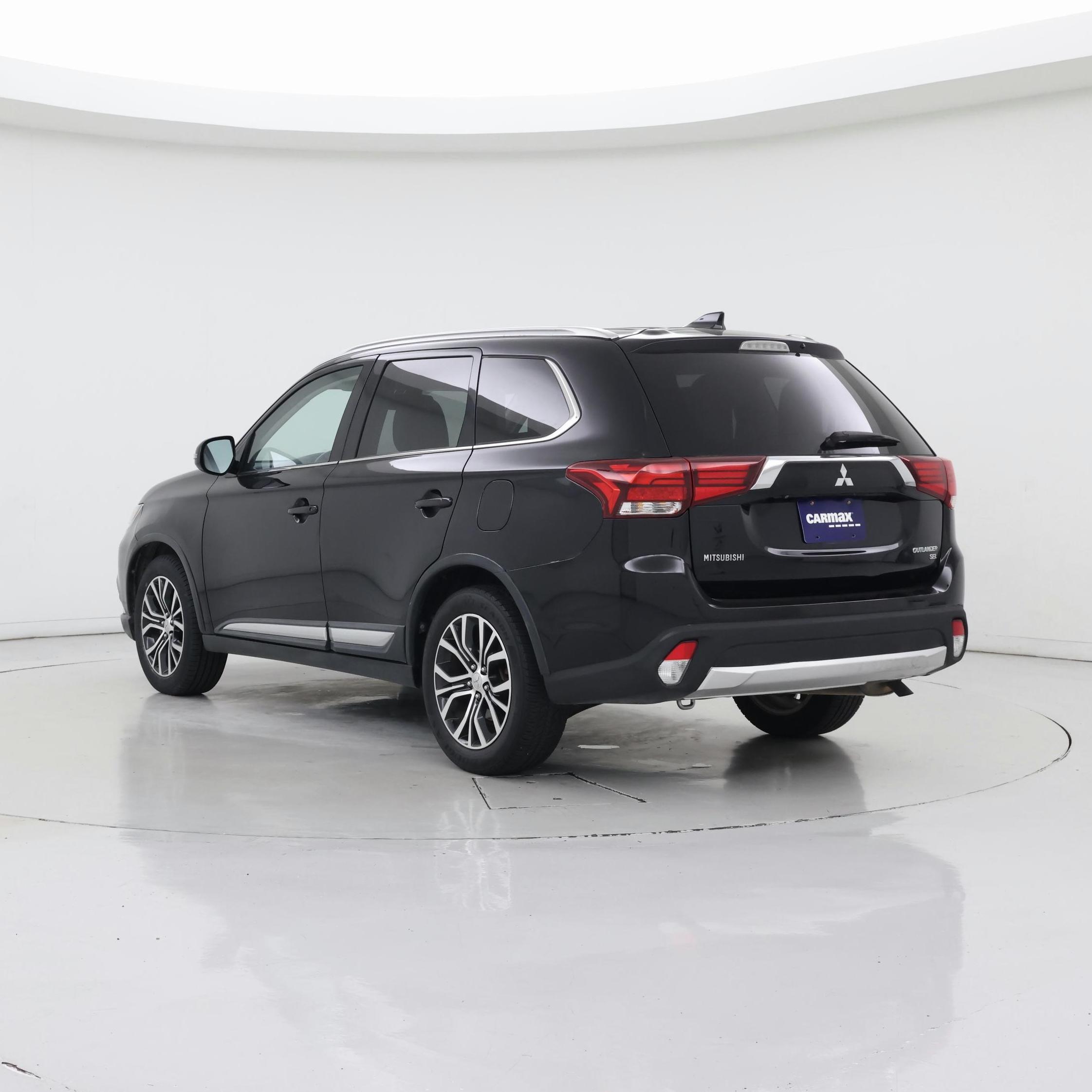 Thumbnail: 2017 Mitsubishi Outlander - 2