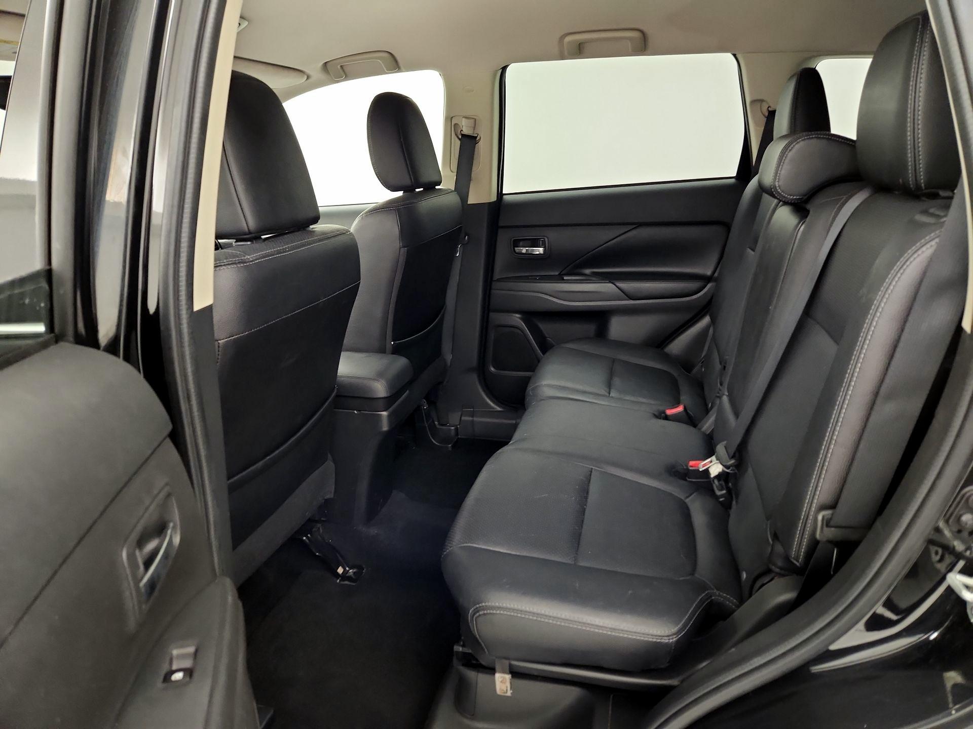 Thumbnail: 2017 Mitsubishi Outlander - 19
