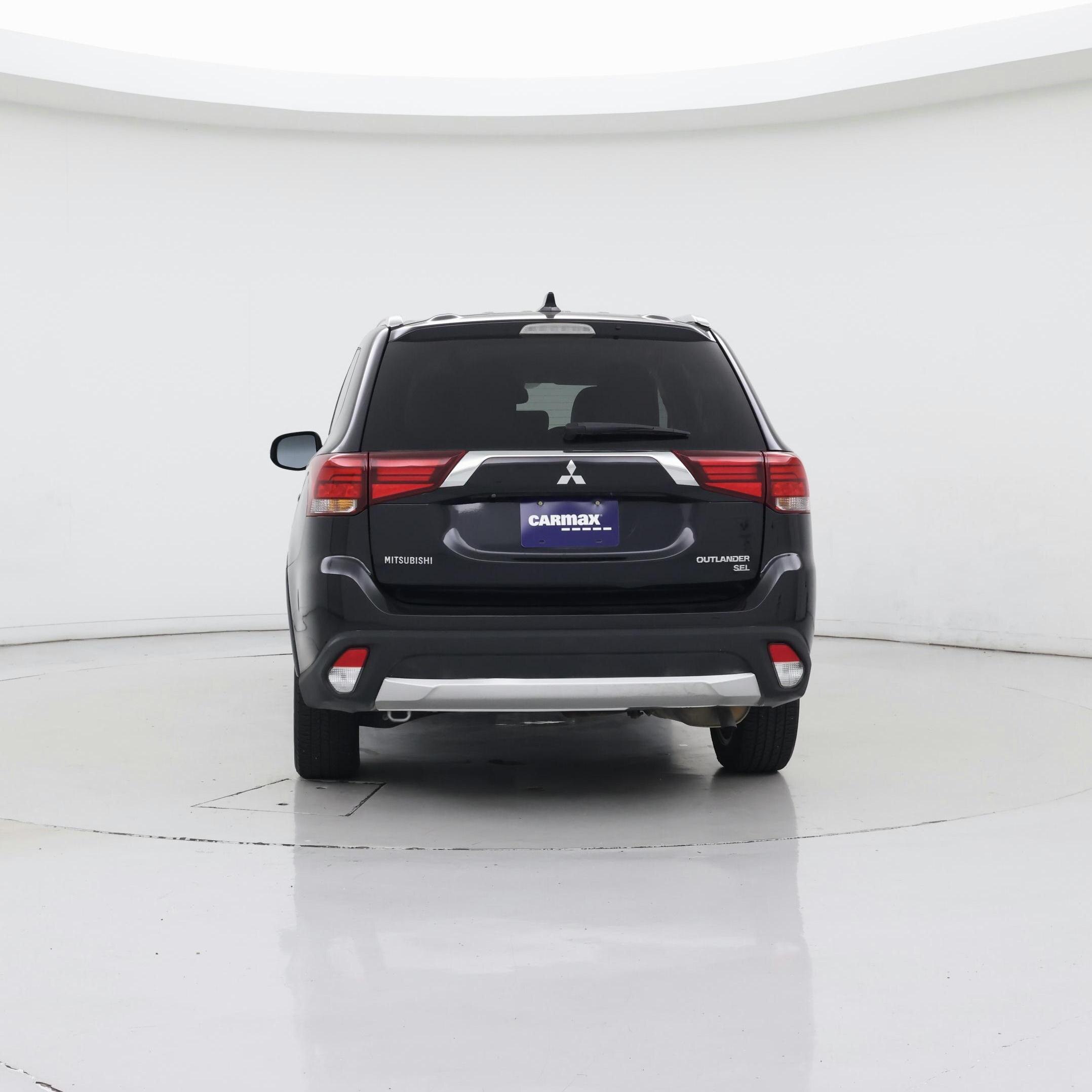 Thumbnail: 2017 Mitsubishi Outlander - 6