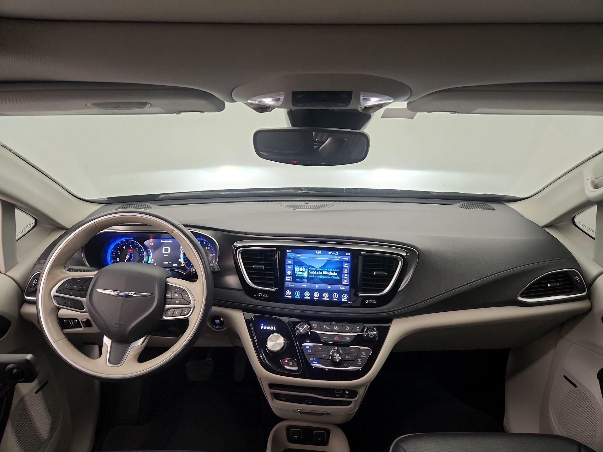 Thumbnail: 2019 Chrysler Pacifica - 9