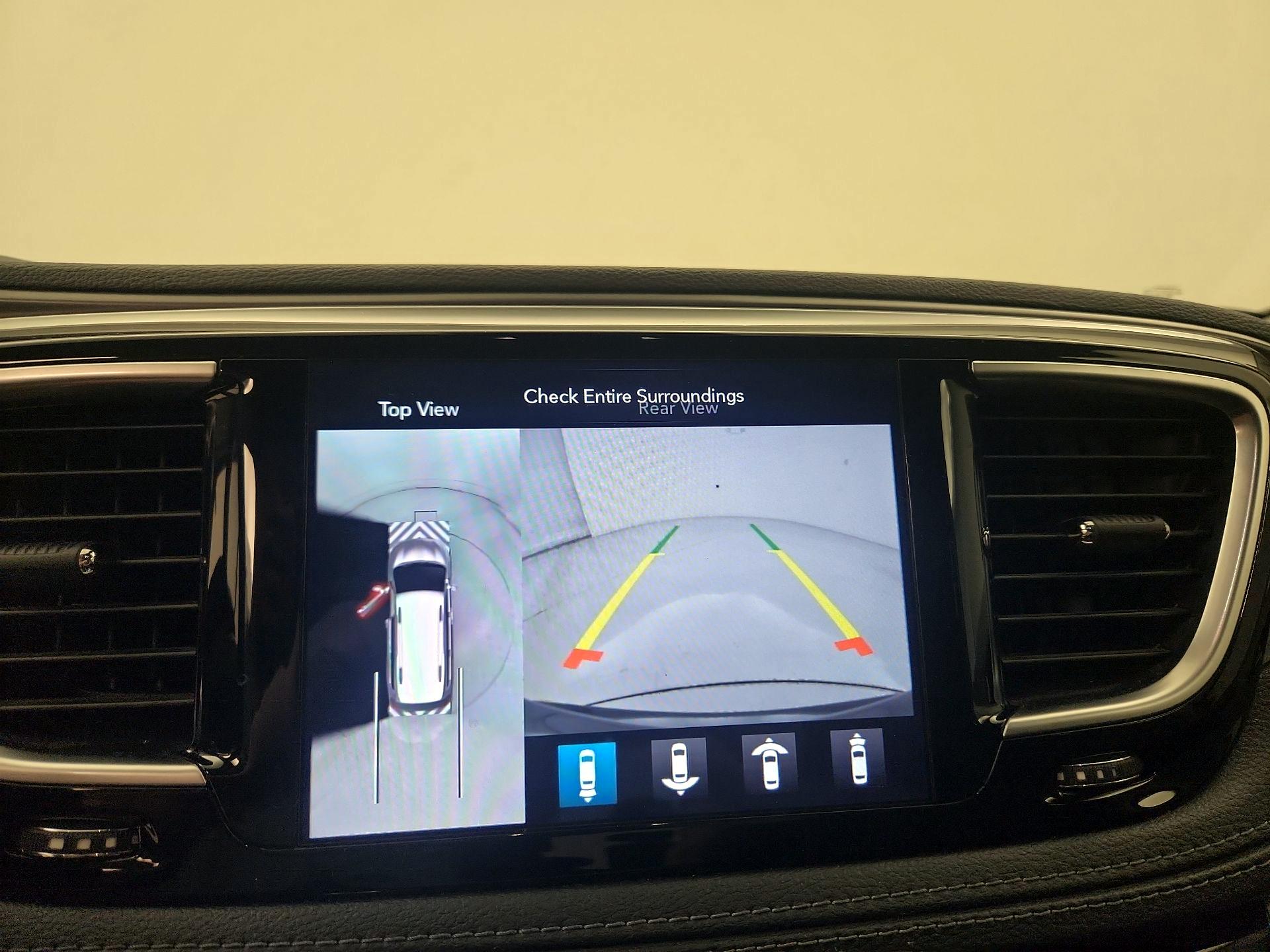 Thumbnail: 2019 Chrysler Pacifica - 14