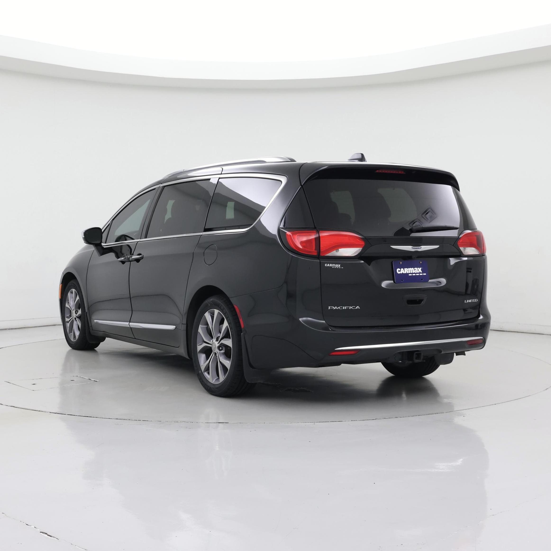 Thumbnail: 2019 Chrysler Pacifica - 2