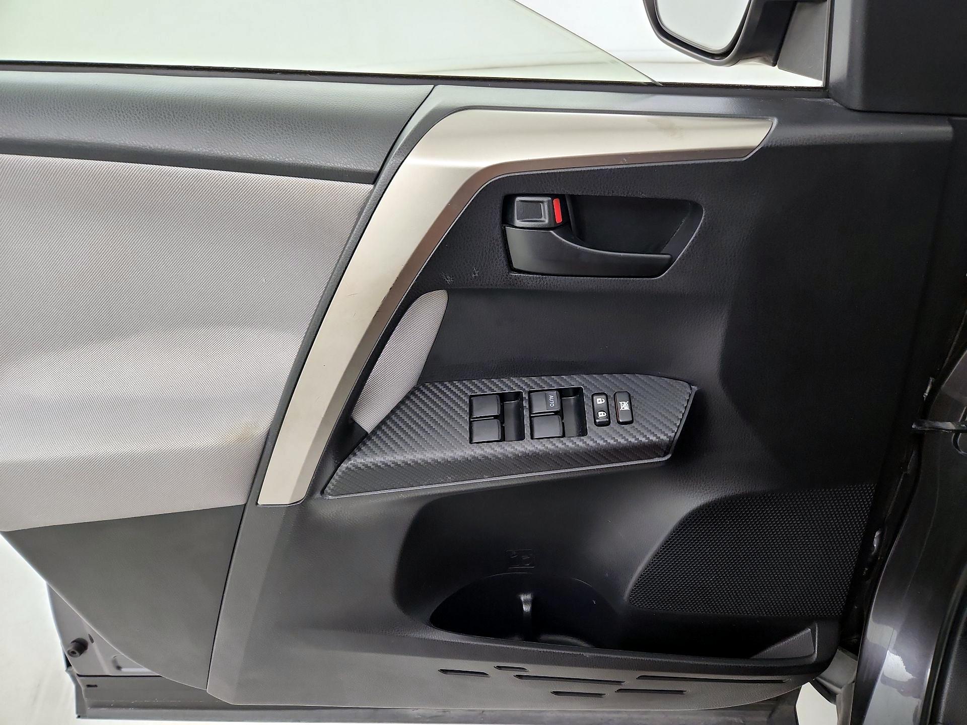 Thumbnail: 2014 Toyota RAV4 - 12