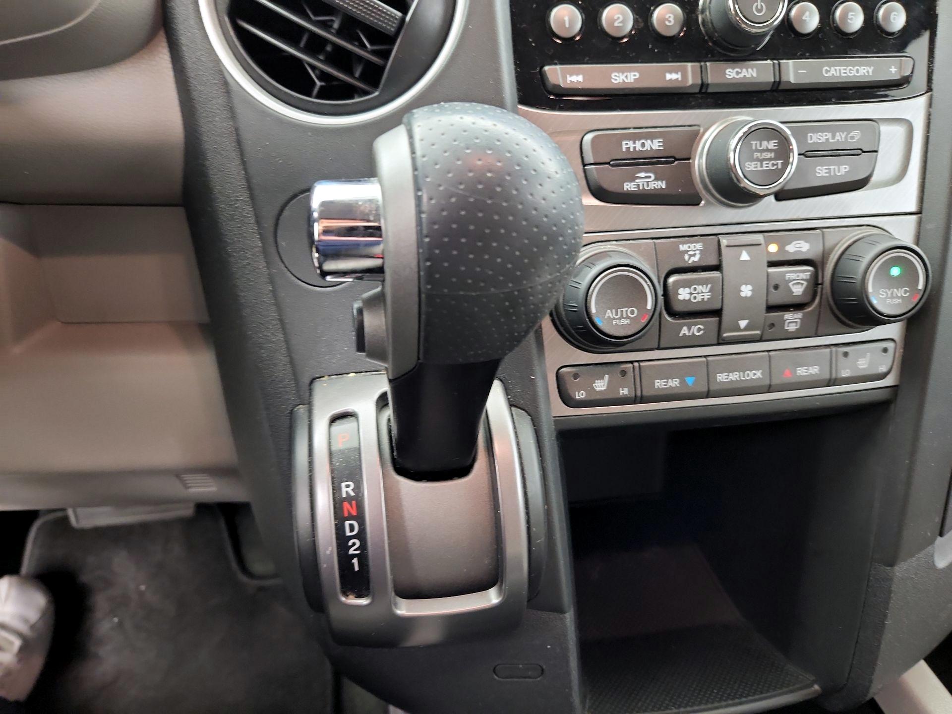 Thumbnail: 2014 Honda Pilot - 17