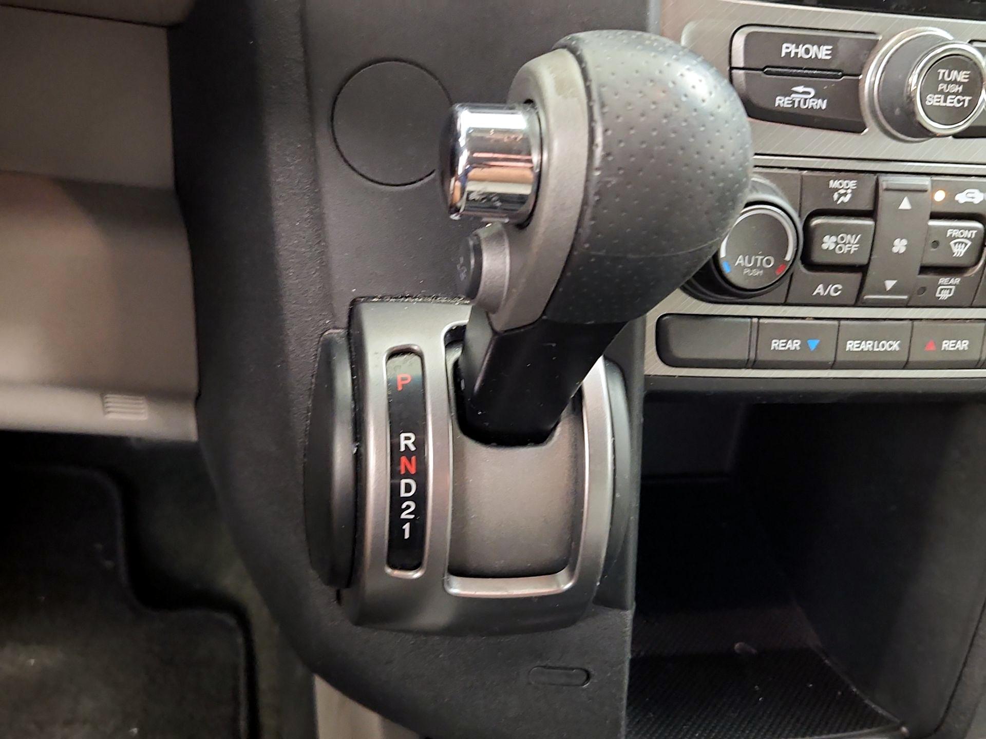Thumbnail: 2015 Honda Pilot - 17