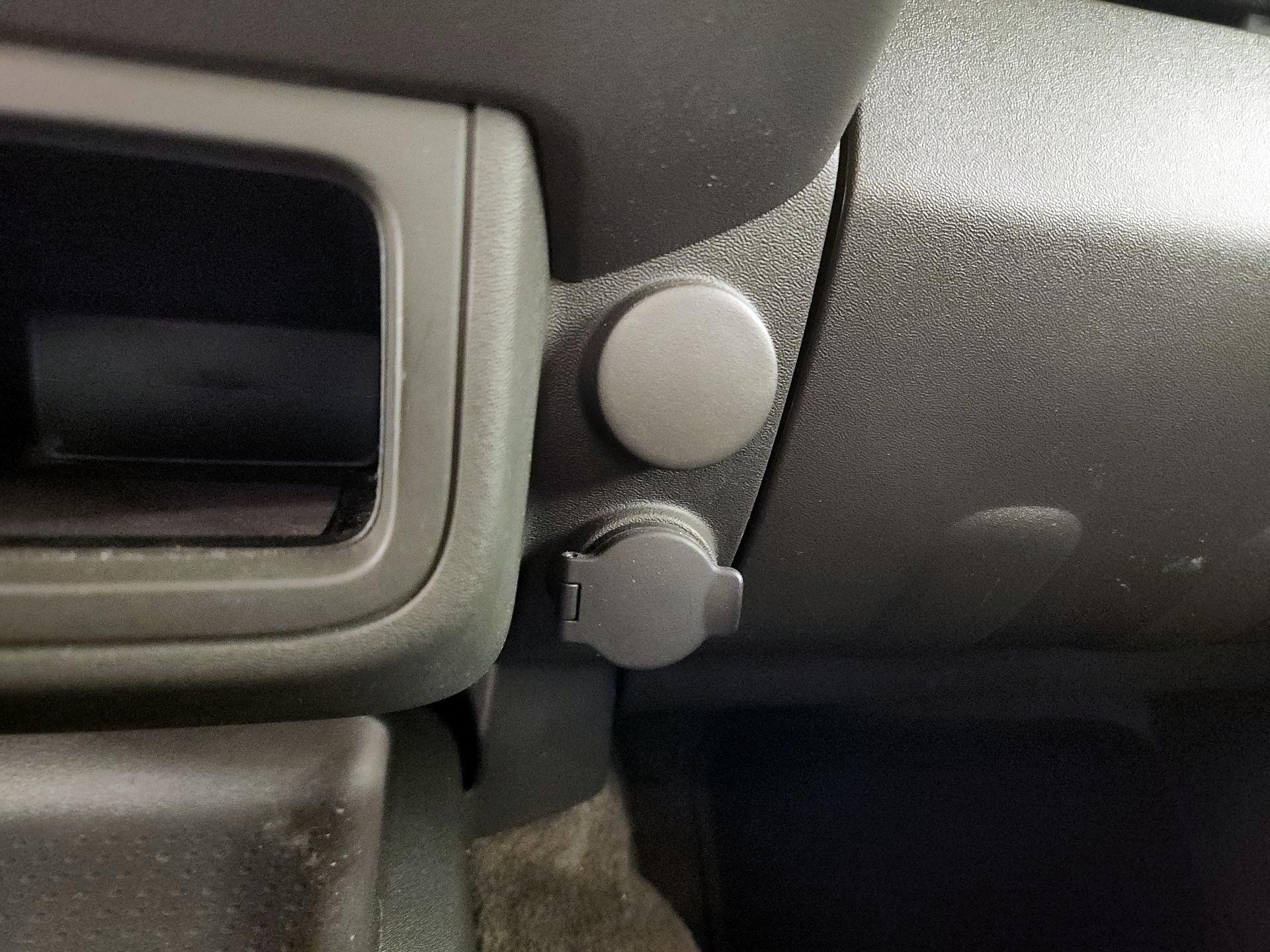 Thumbnail: 2015 Nissan Frontier - 17