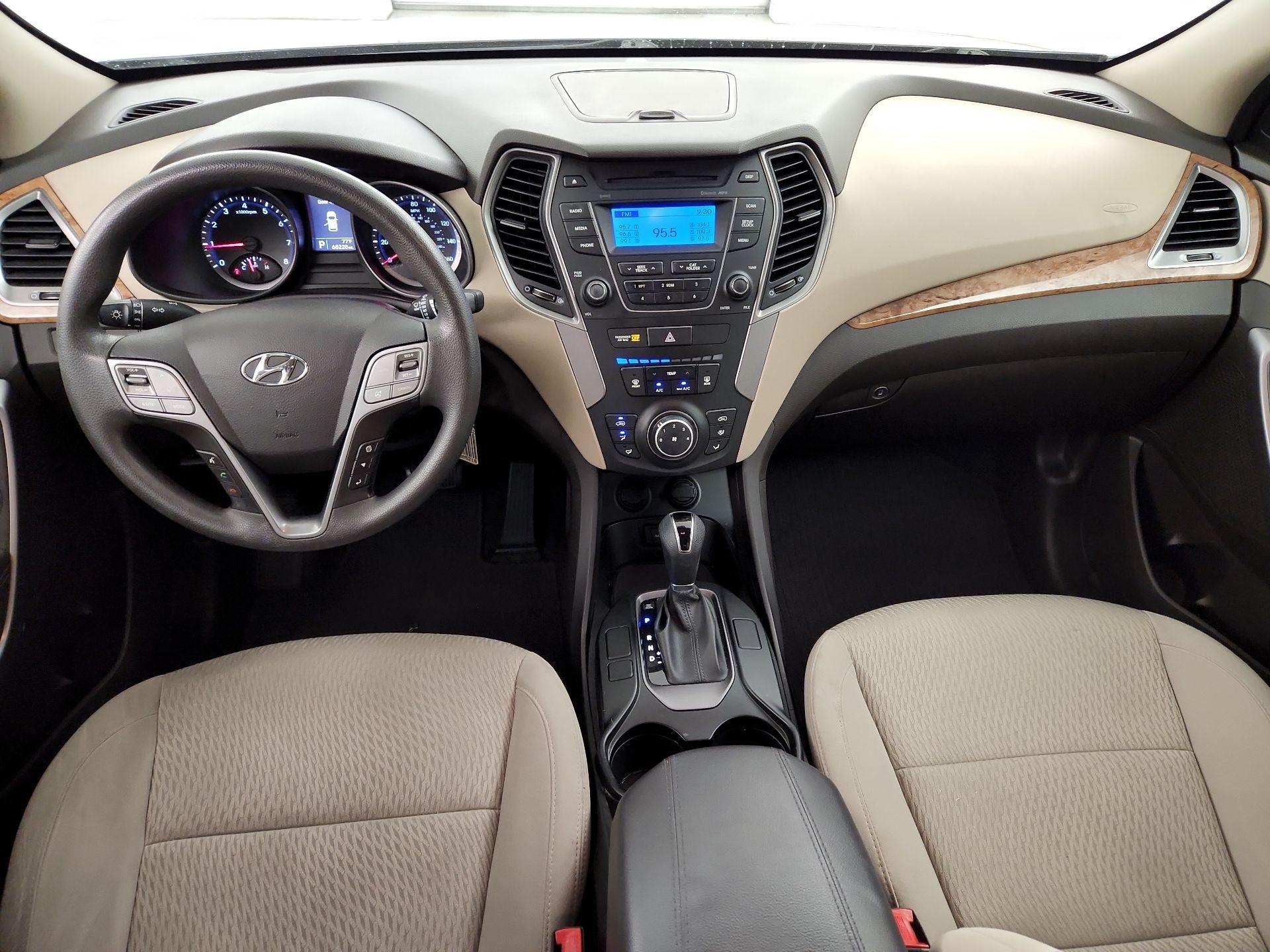 Thumbnail: 2015 Hyundai Santa Fe - 9