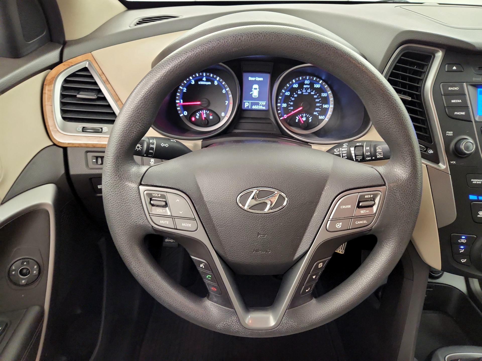 Thumbnail: 2015 Hyundai Santa Fe - 10