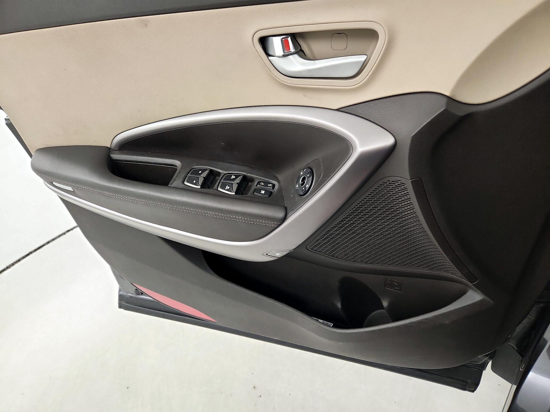 Thumbnail: 2015 Hyundai Santa Fe - 12