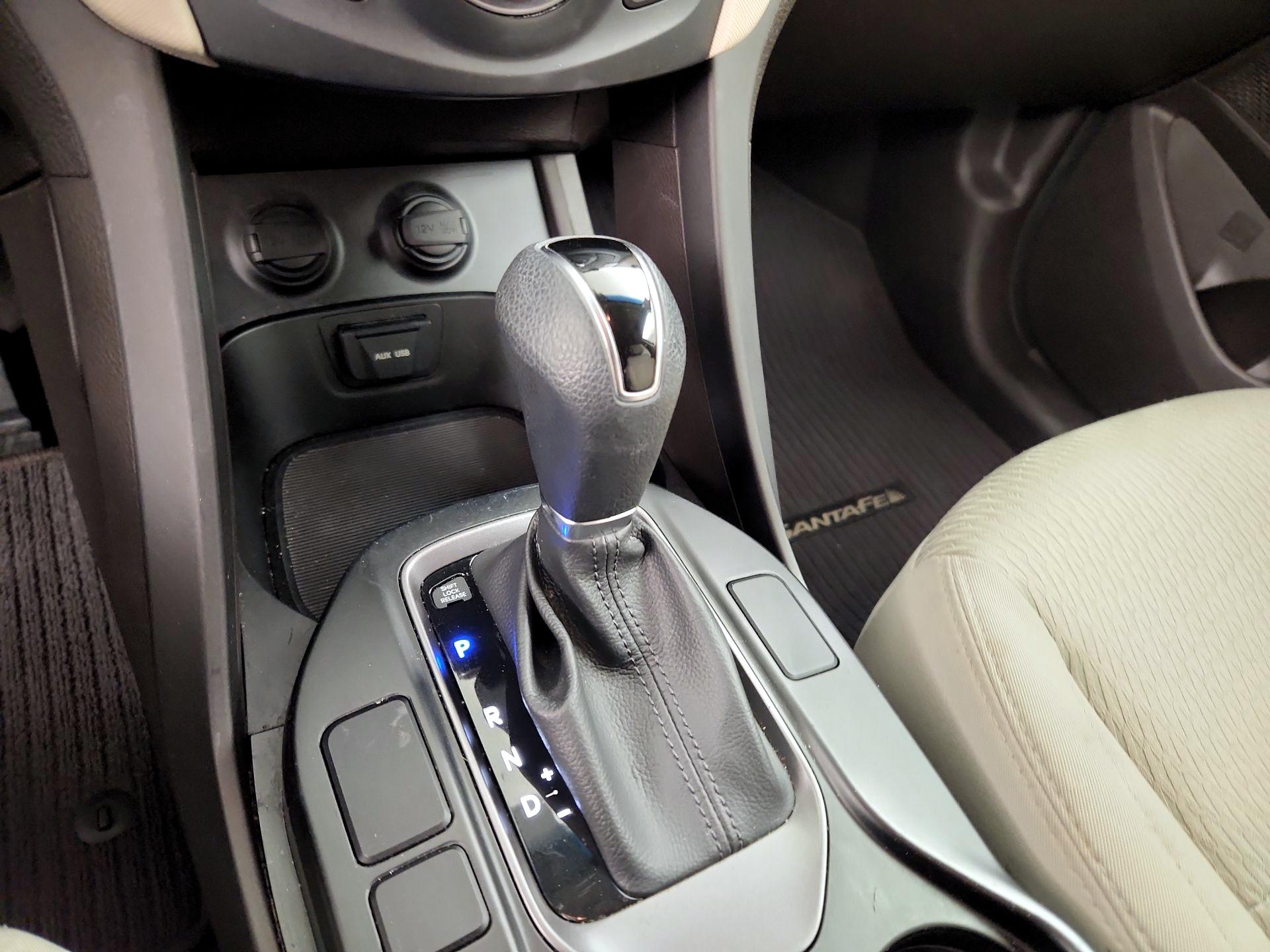 Thumbnail: 2015 Hyundai Santa Fe - 16