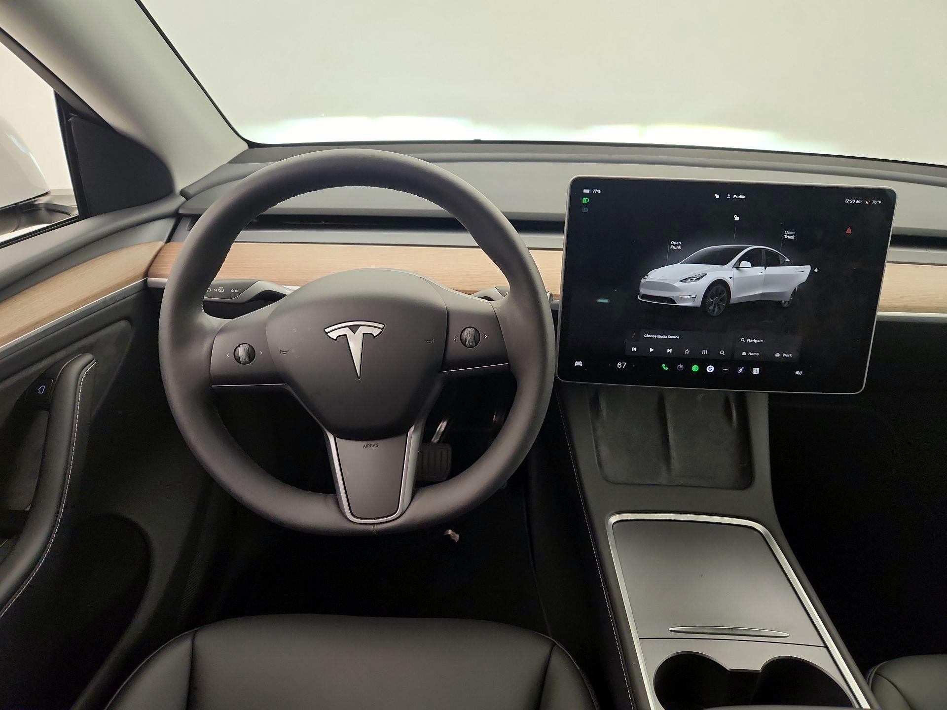 Thumbnail: 2025 Tesla Model Y - 10
