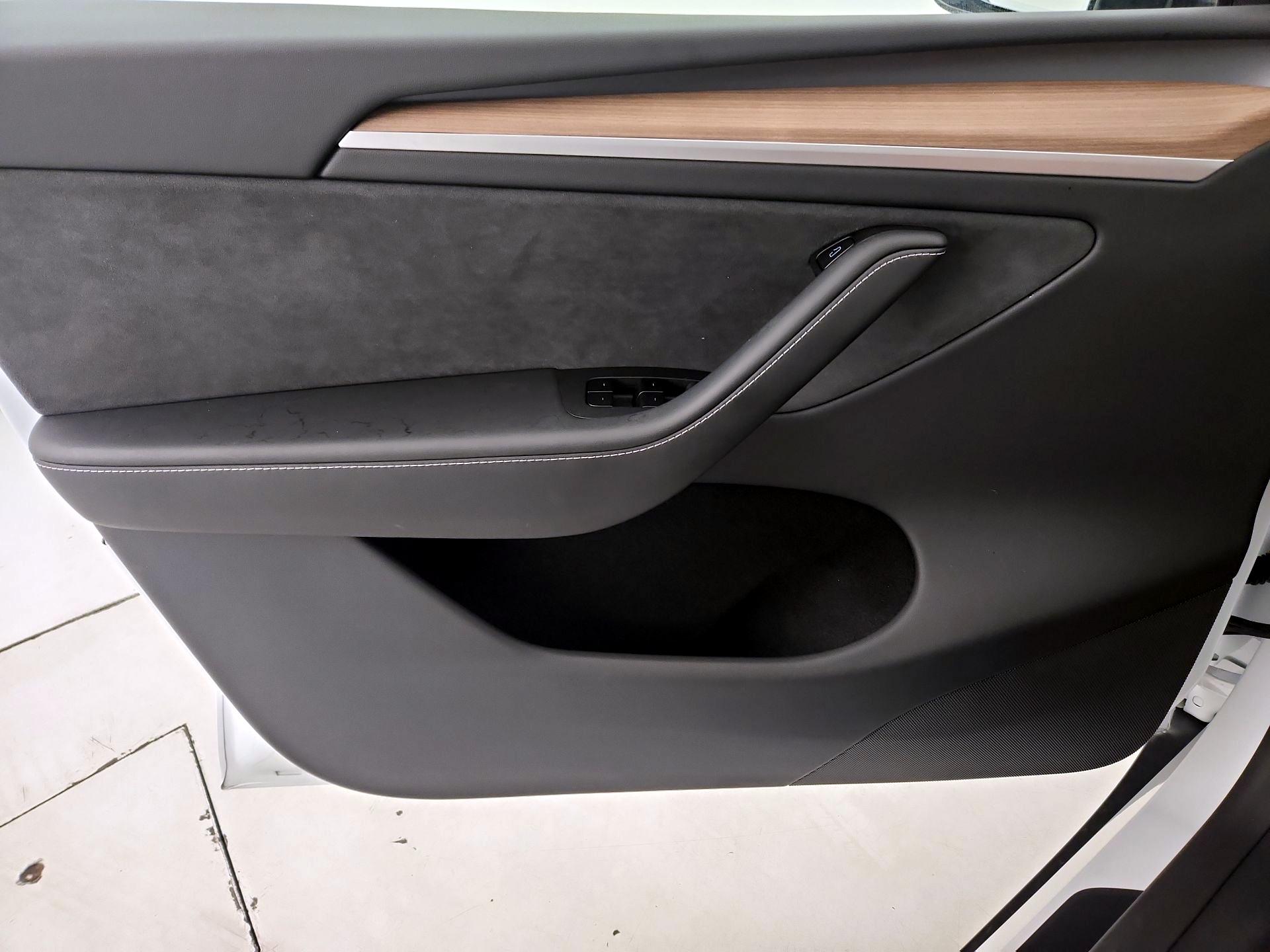 Thumbnail: 2025 Tesla Model Y - 12