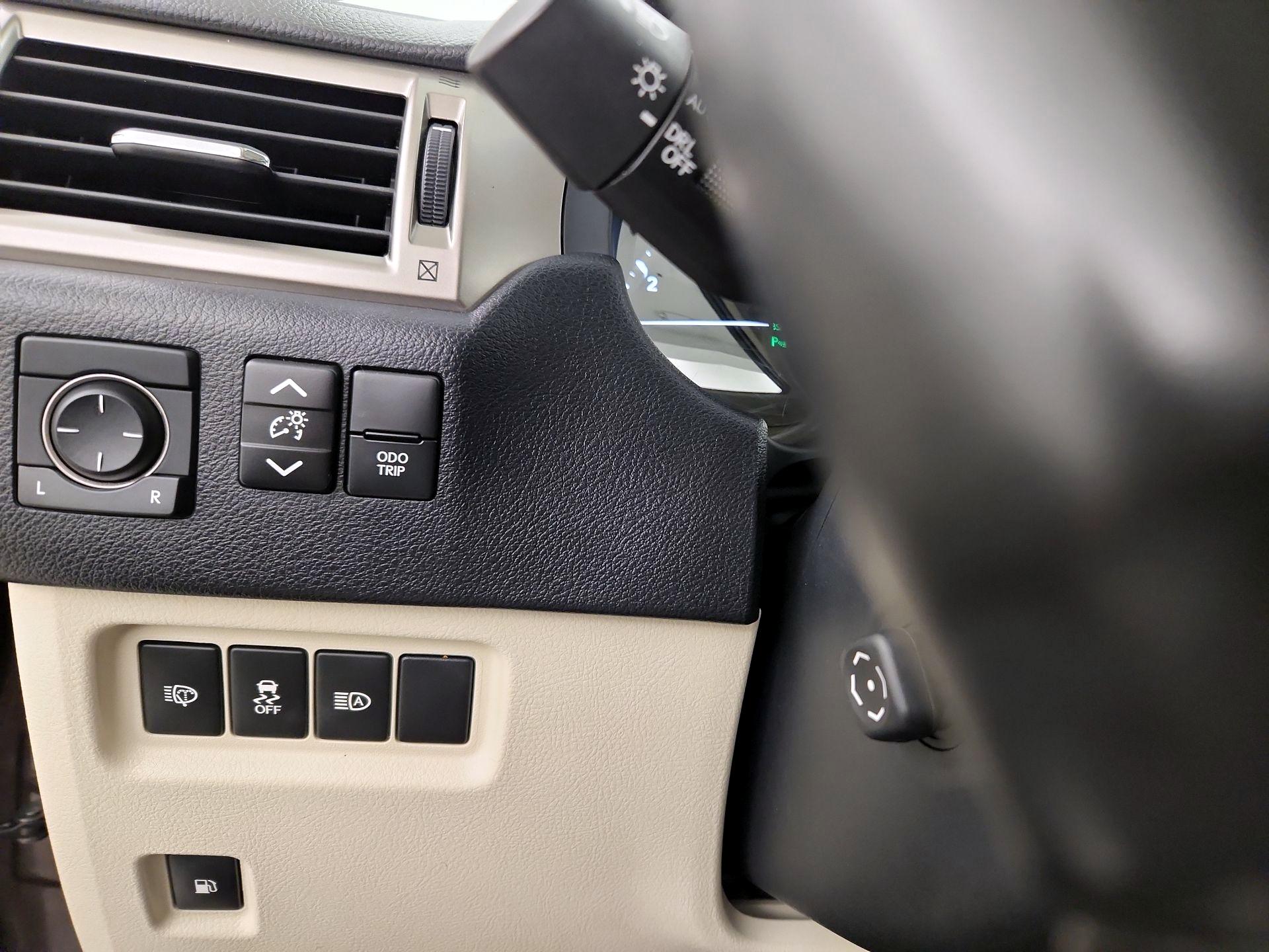 Thumbnail: 2020 Lexus GX - 13