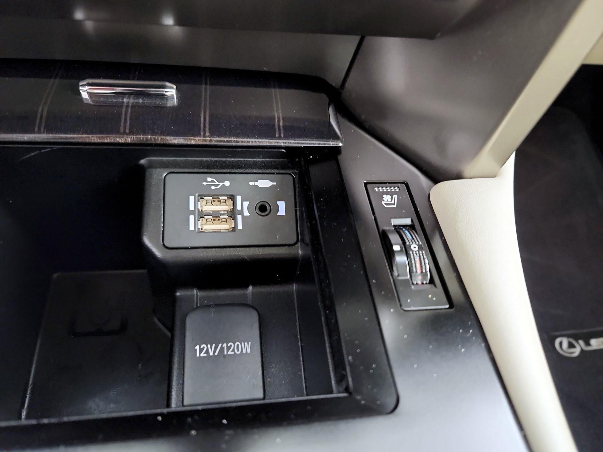 Thumbnail: 2020 Lexus GX - 19