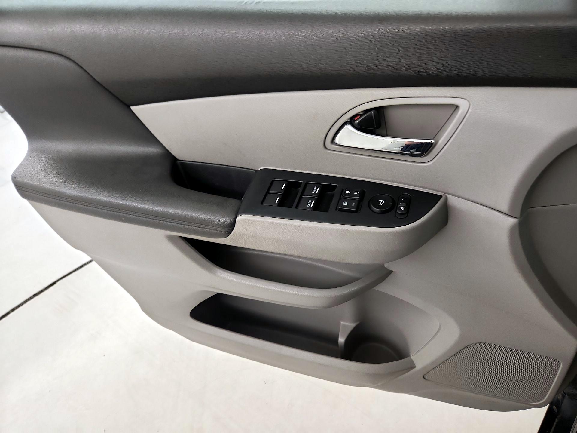 Thumbnail: 2015 Honda Odyssey - 12