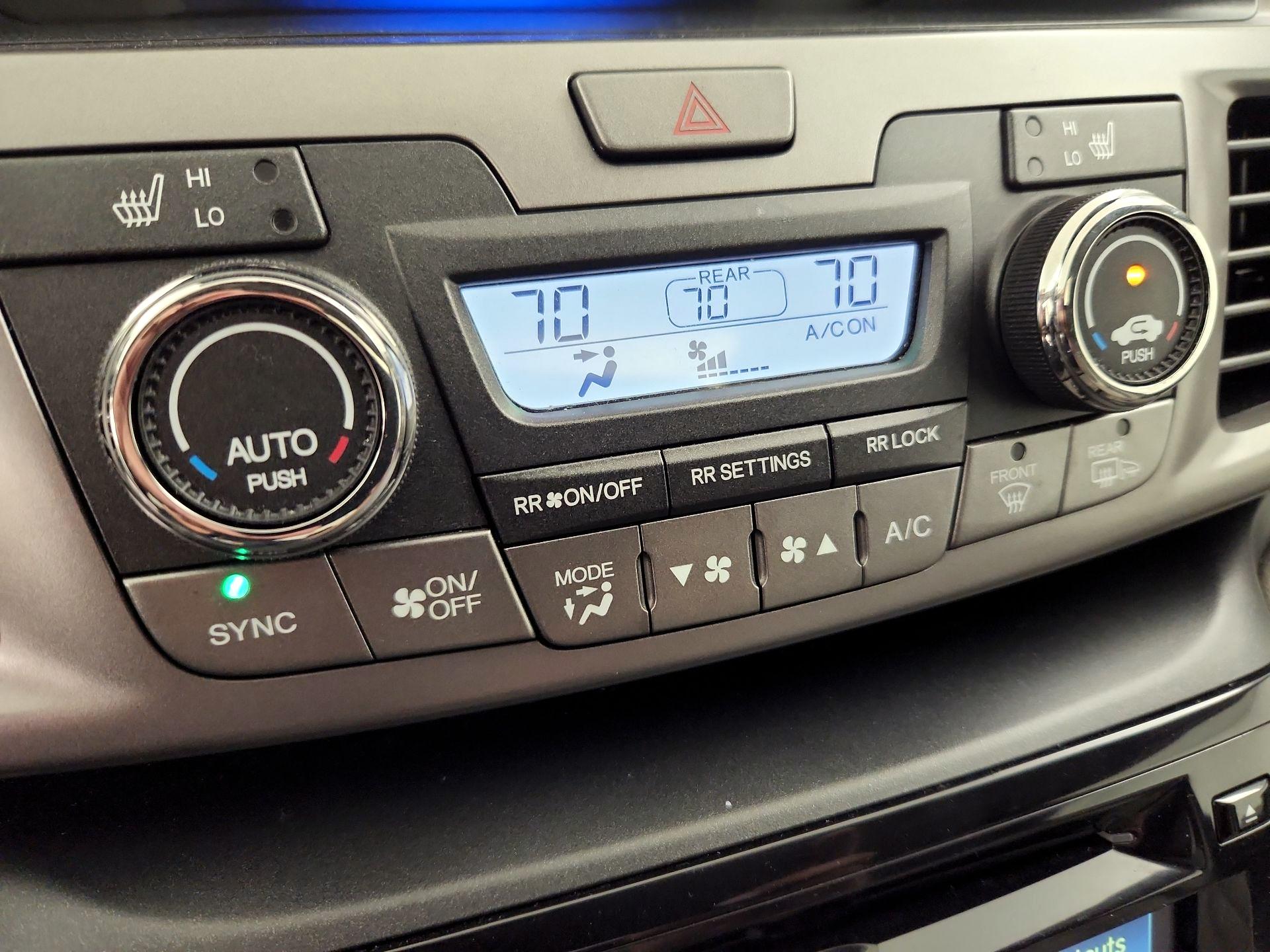Thumbnail: 2015 Honda Odyssey - 16