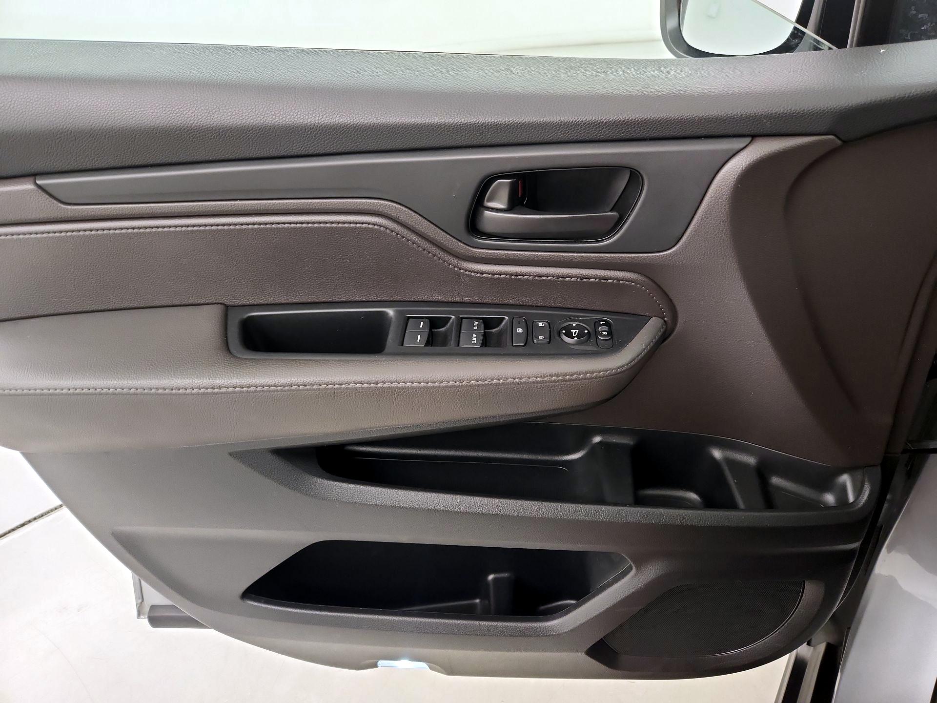 Thumbnail: 2019 Honda Odyssey - 12