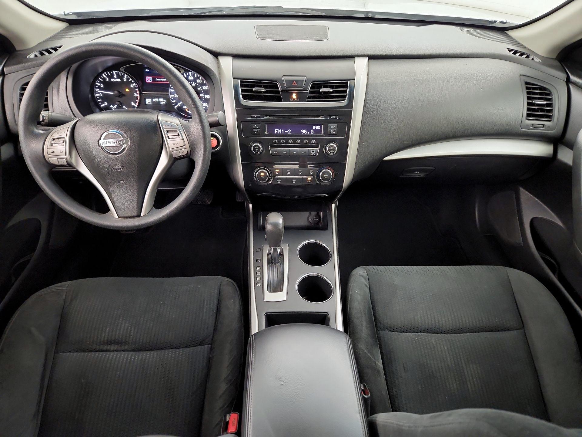 Thumbnail: 2015 Nissan Altima - 9