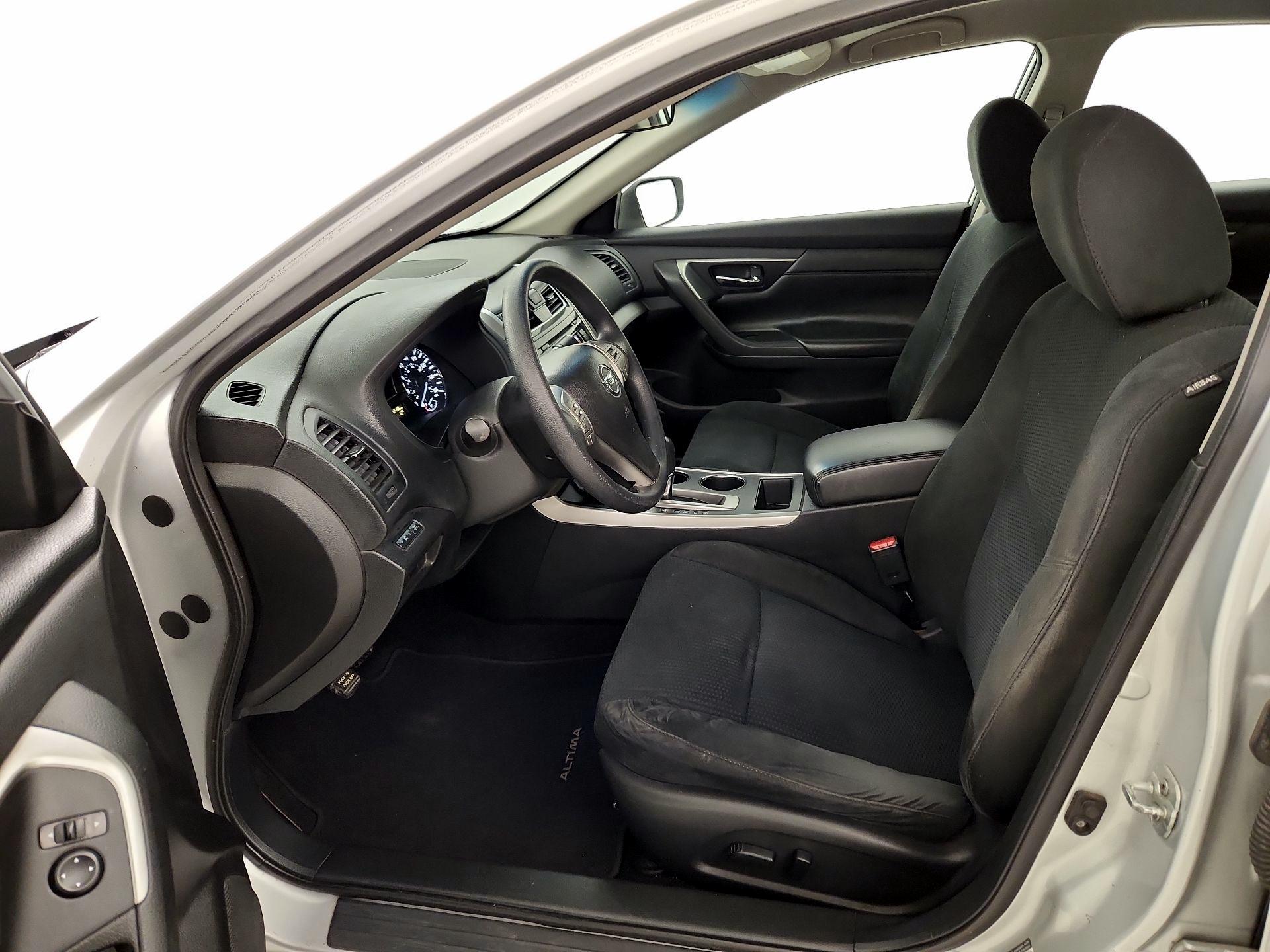Thumbnail: 2015 Nissan Altima - 11