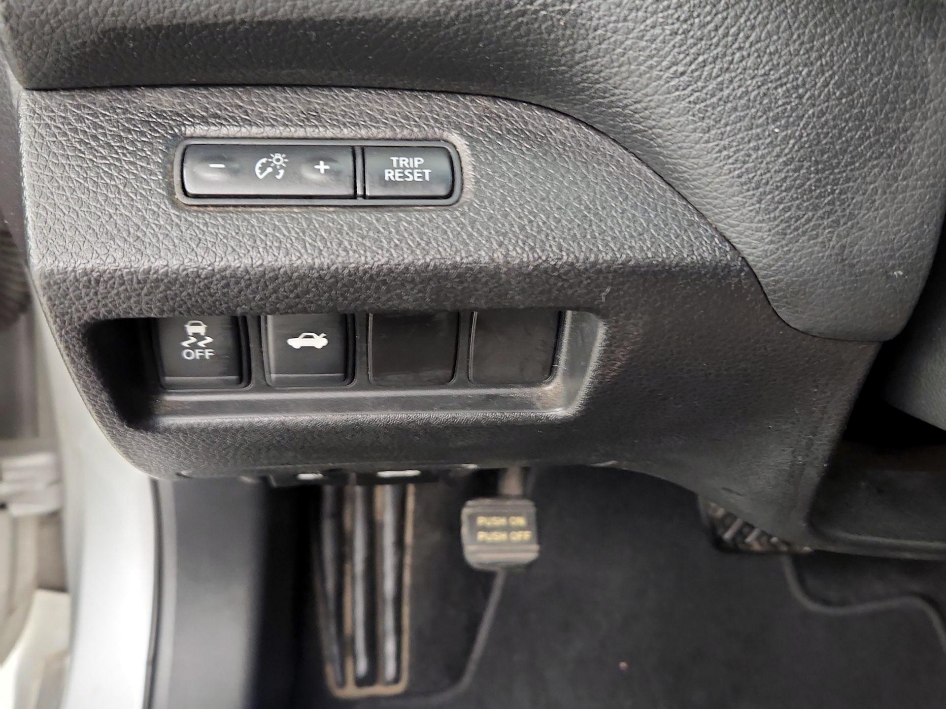 Thumbnail: 2015 Nissan Altima - 13