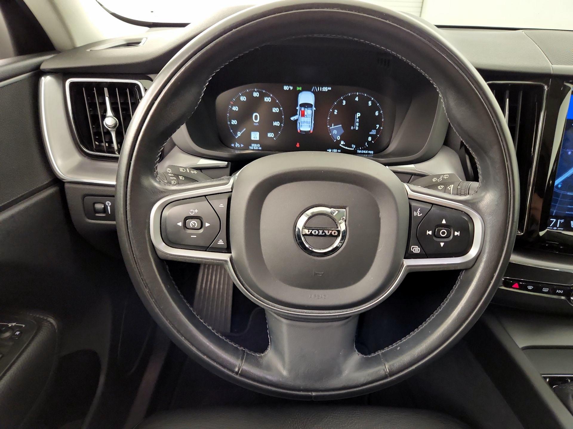 Thumbnail: 2020 Volvo XC60 - 10