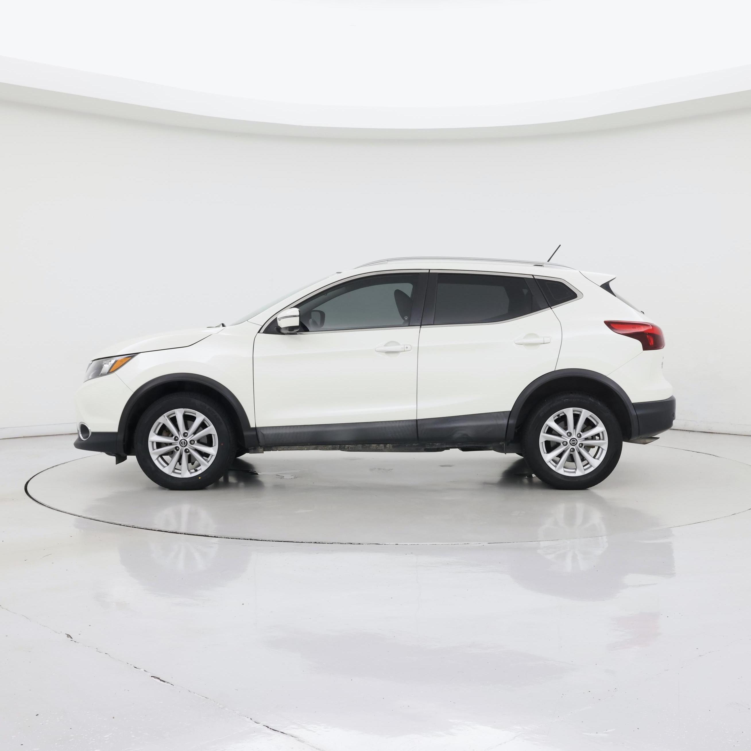 Thumbnail: 2019 Nissan Rogue Sport - 3