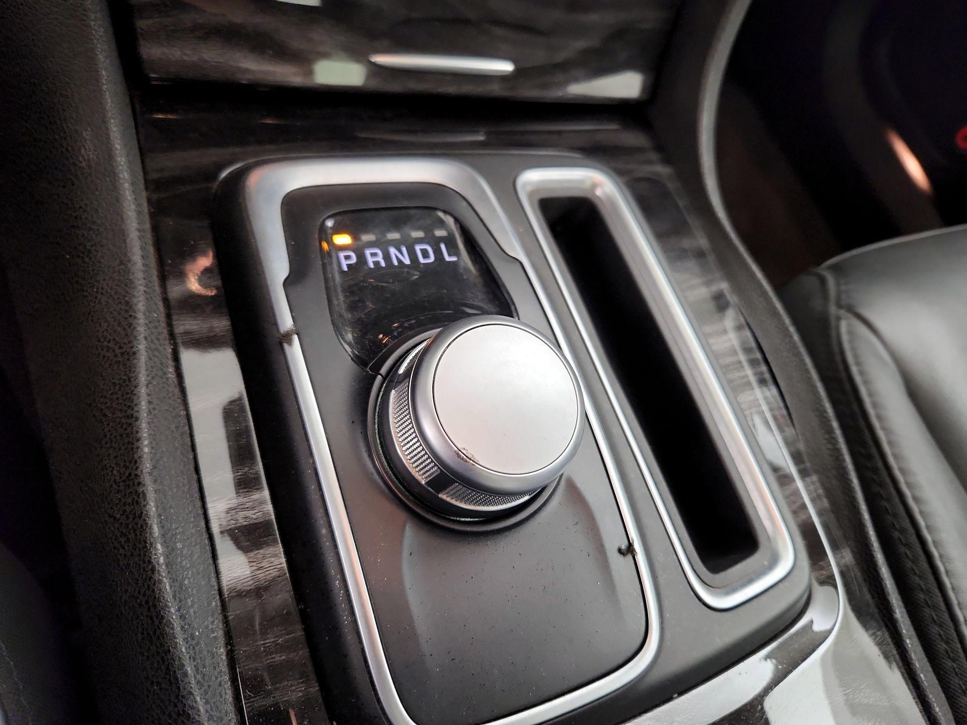 Thumbnail: 2015 Chrysler 300 - 18