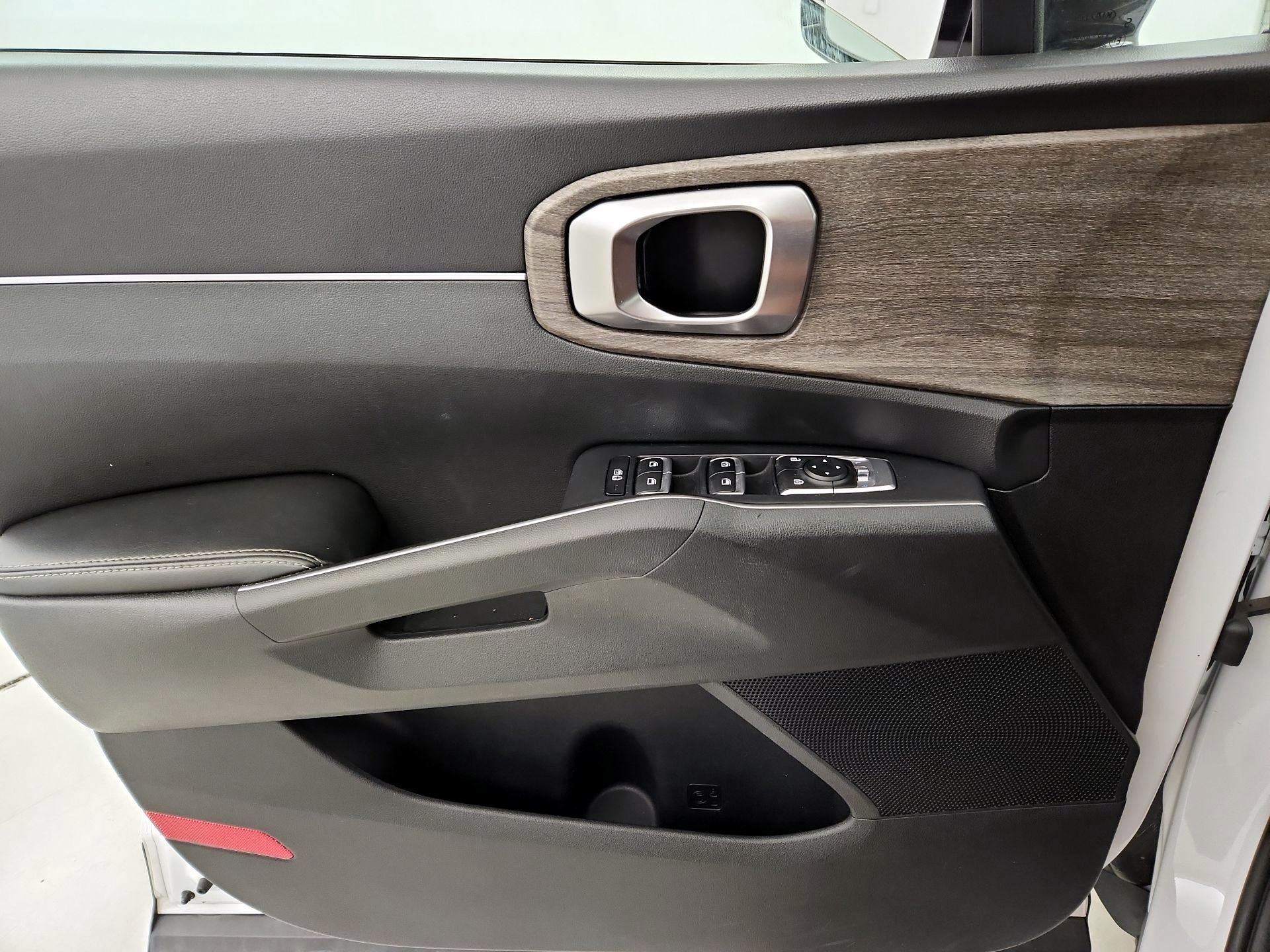 Thumbnail: 2021 Kia Sorento - 12