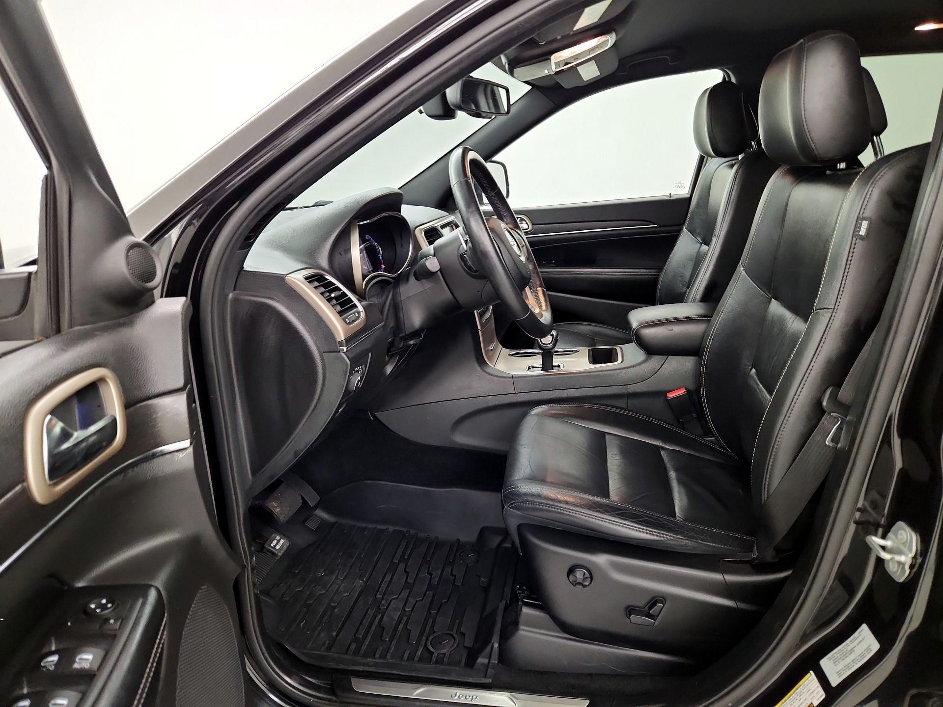 Thumbnail: 2015 Jeep Grand Cherokee - 11