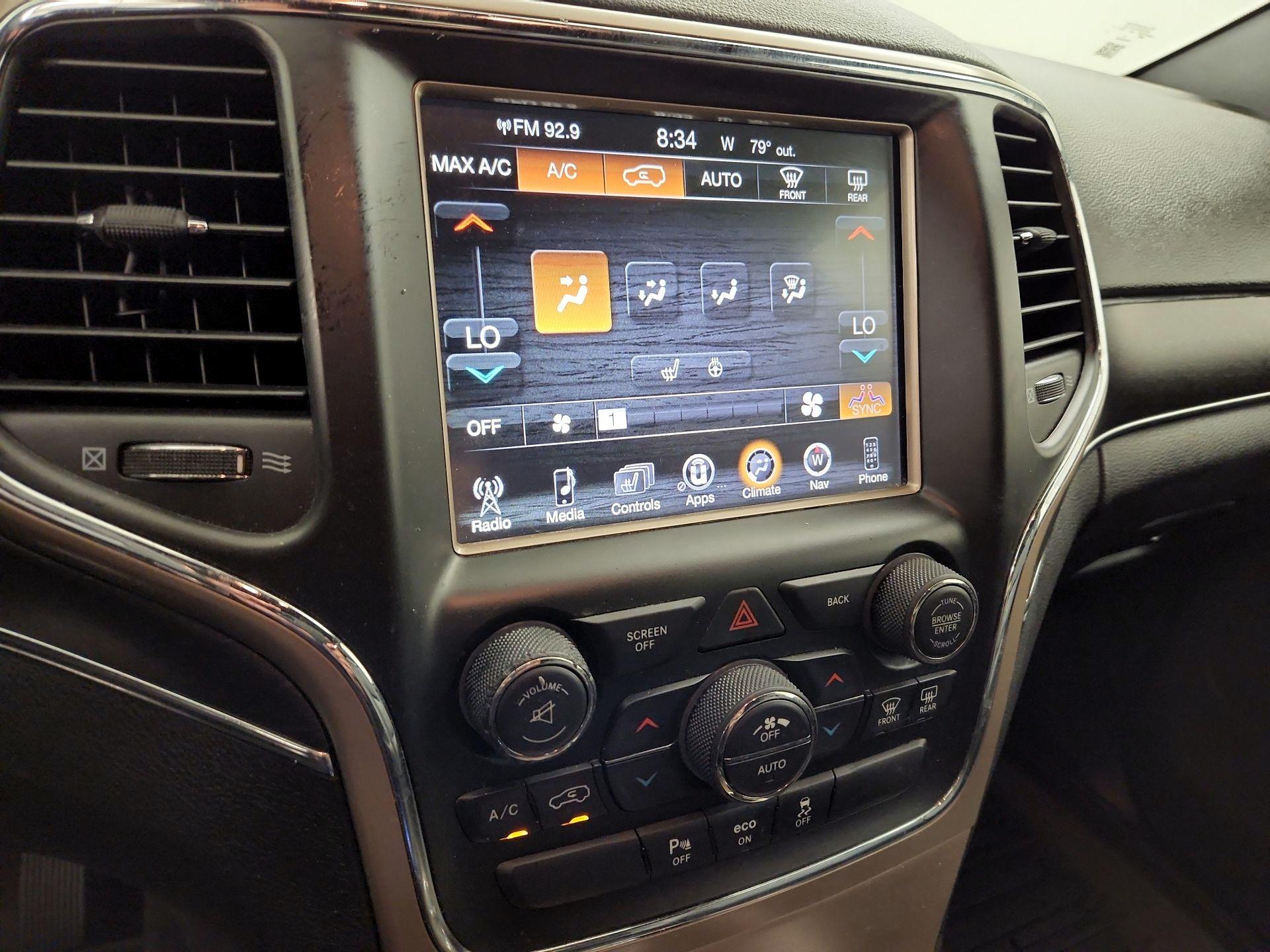 Thumbnail: 2015 Jeep Grand Cherokee - 17